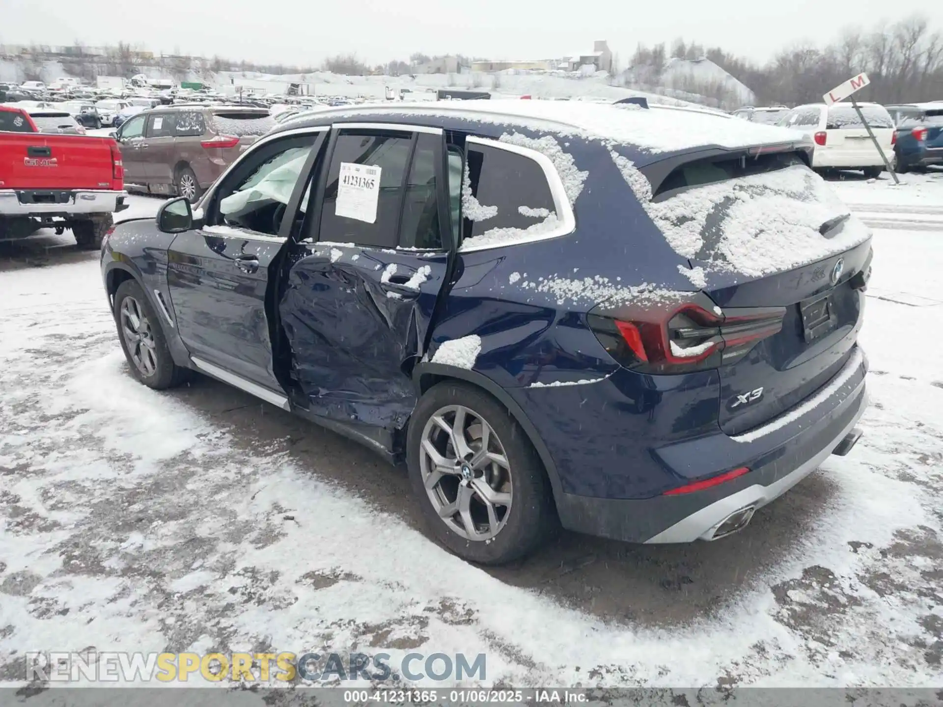 3 Photograph of a damaged car 5UX53DP01R9U94905 BMW X3 2024