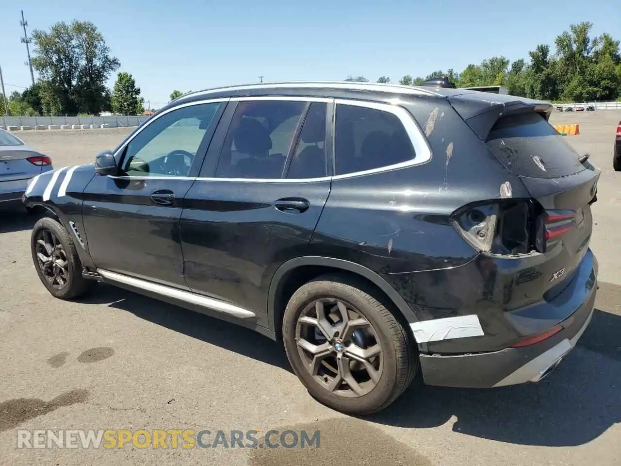 2 Photograph of a damaged car 5UX53DP01R9V31628 BMW X3 2024