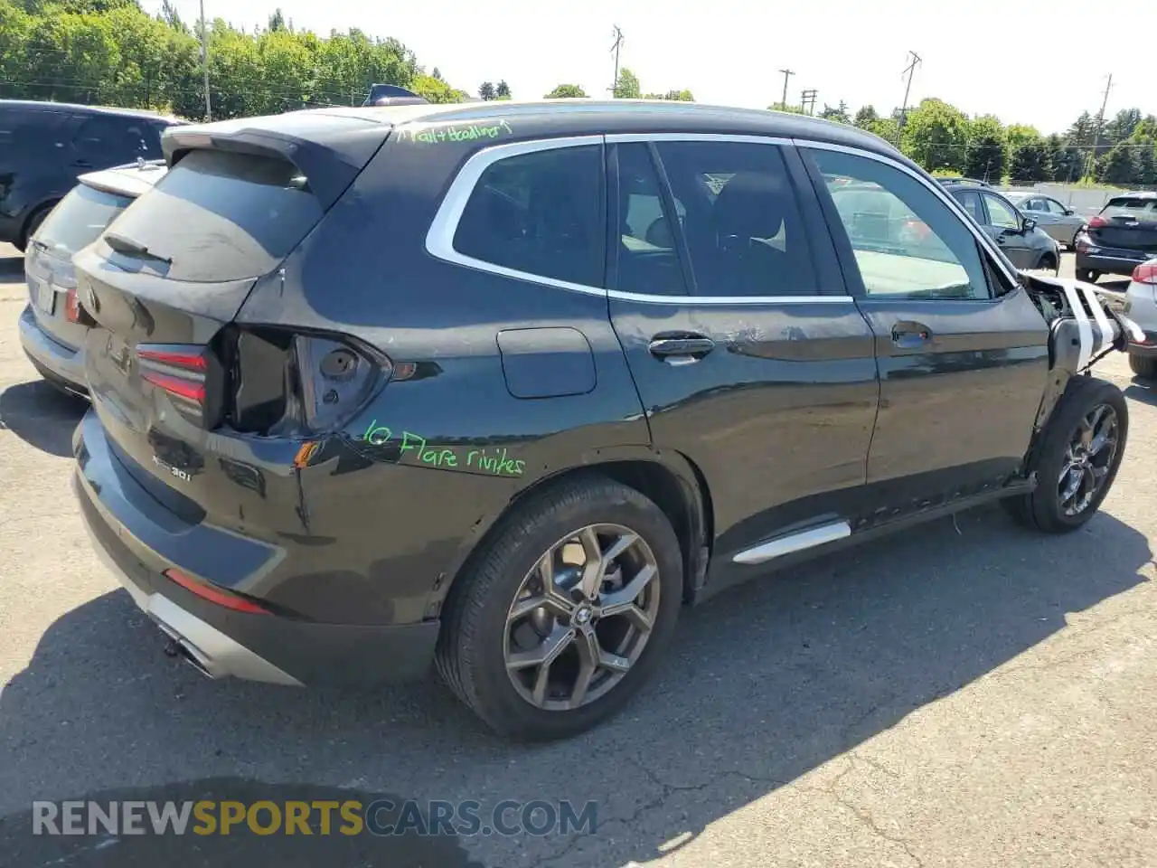 3 Photograph of a damaged car 5UX53DP01R9V31628 BMW X3 2024