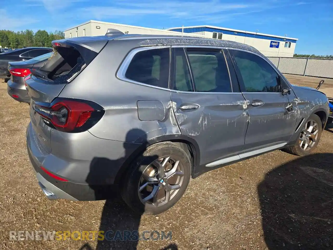 3 Photograph of a damaged car 5UX53DP02R9T51820 BMW X3 2024