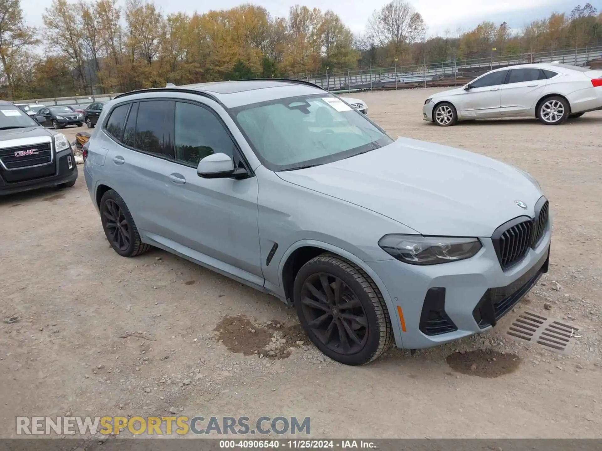 1 Photograph of a damaged car 5UX53DP02R9T78029 BMW X3 2024