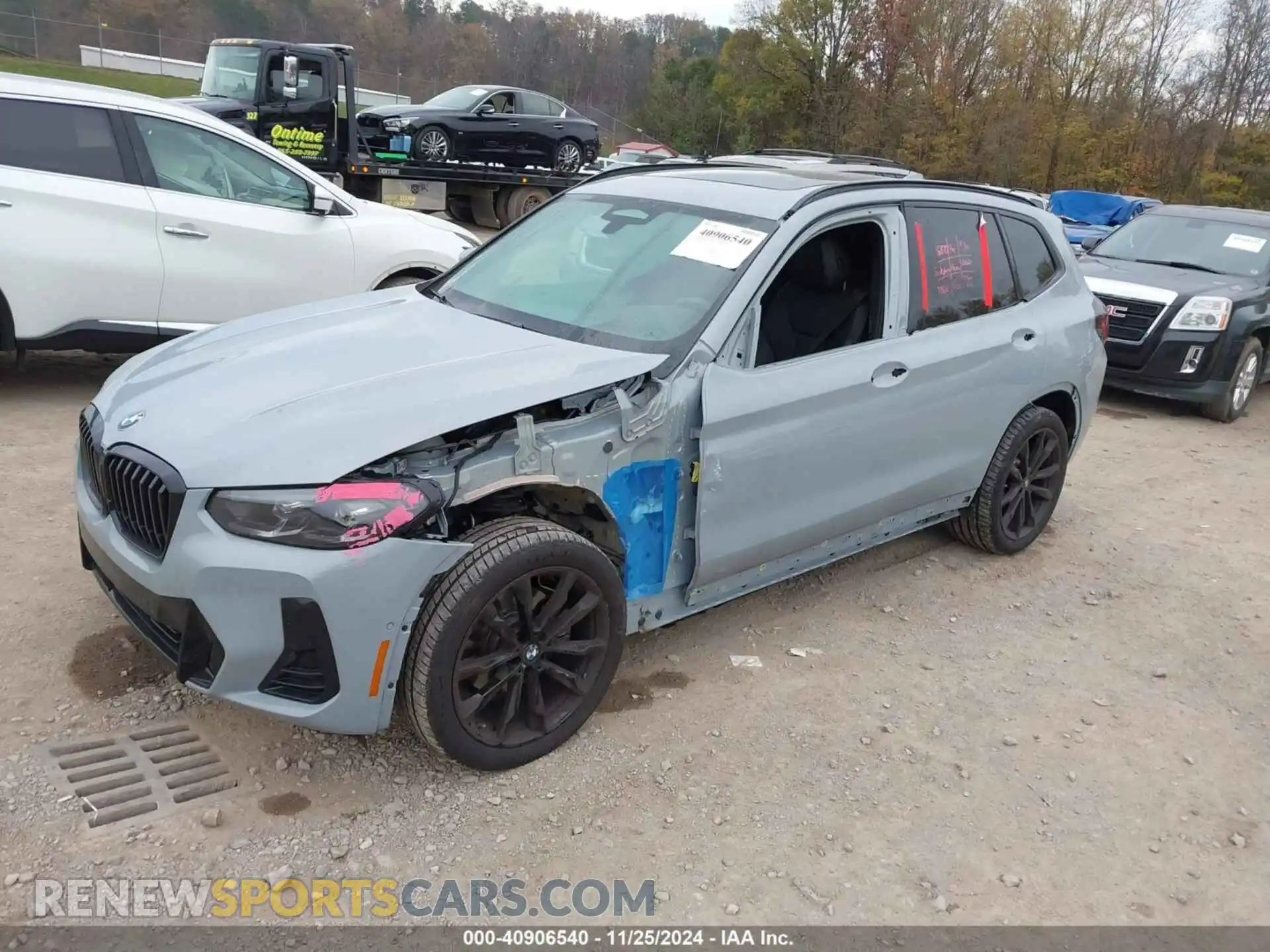 2 Photograph of a damaged car 5UX53DP02R9T78029 BMW X3 2024