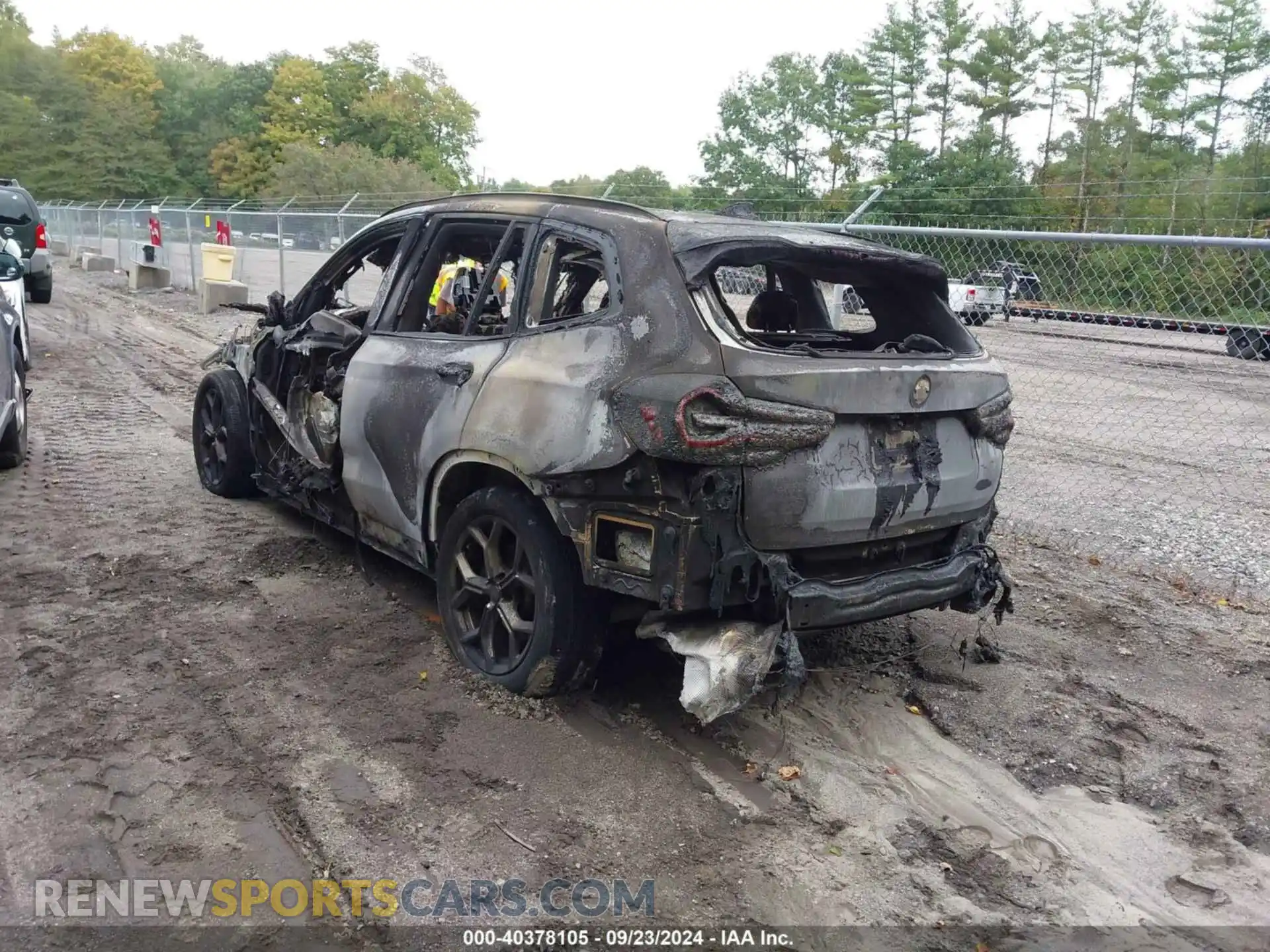 3 Photograph of a damaged car 5UX53DP02R9V80367 BMW X3 2024