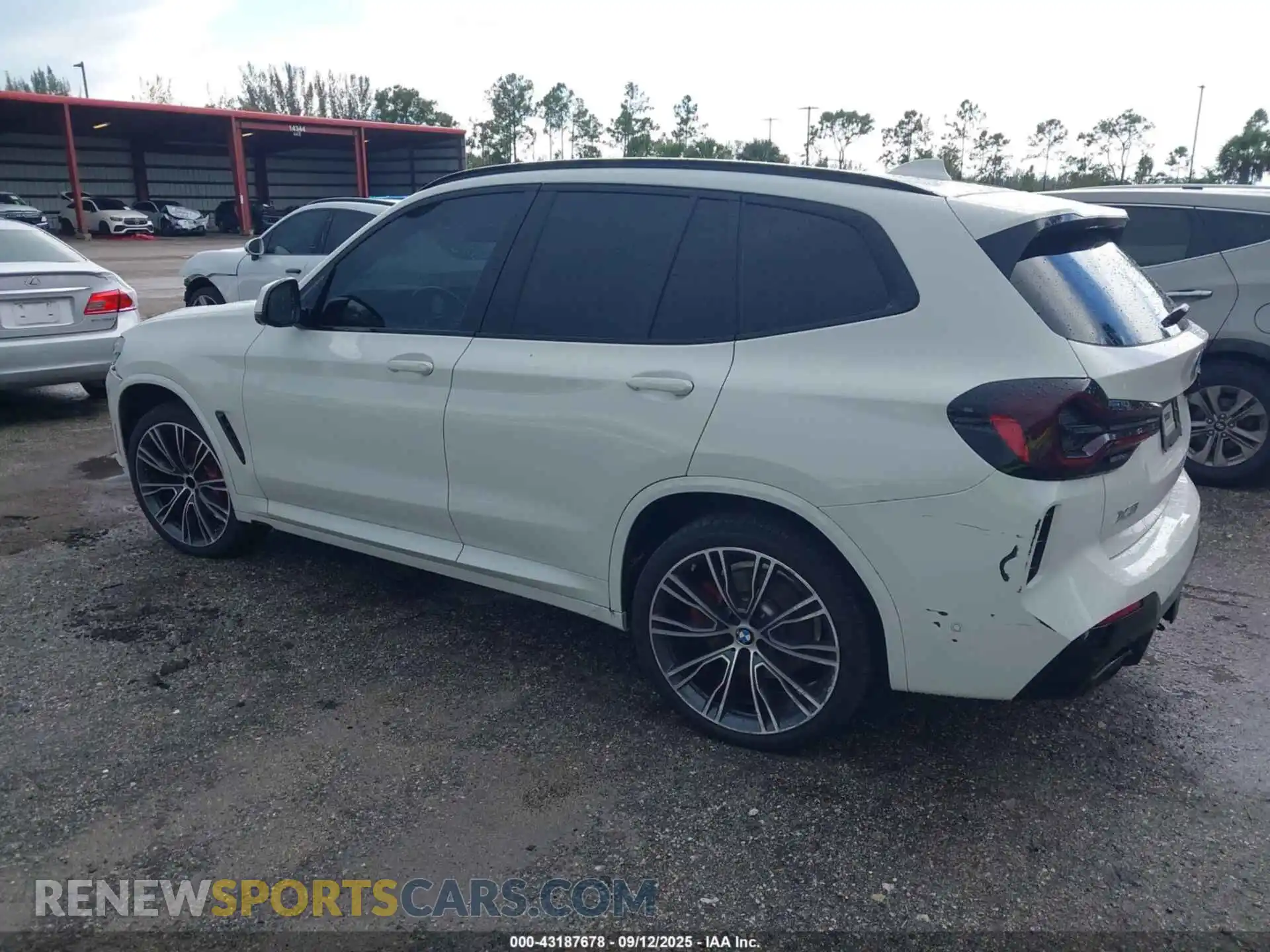 3 Photograph of a damaged car 5UX53DP03R9U53045 BMW X3 2024