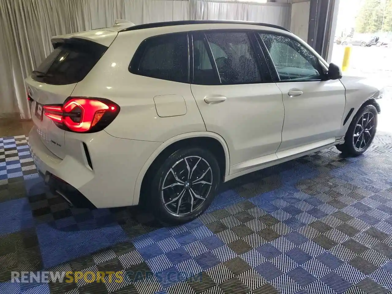 3 Photograph of a damaged car 5UX53DP03R9W57506 BMW X3 2024
