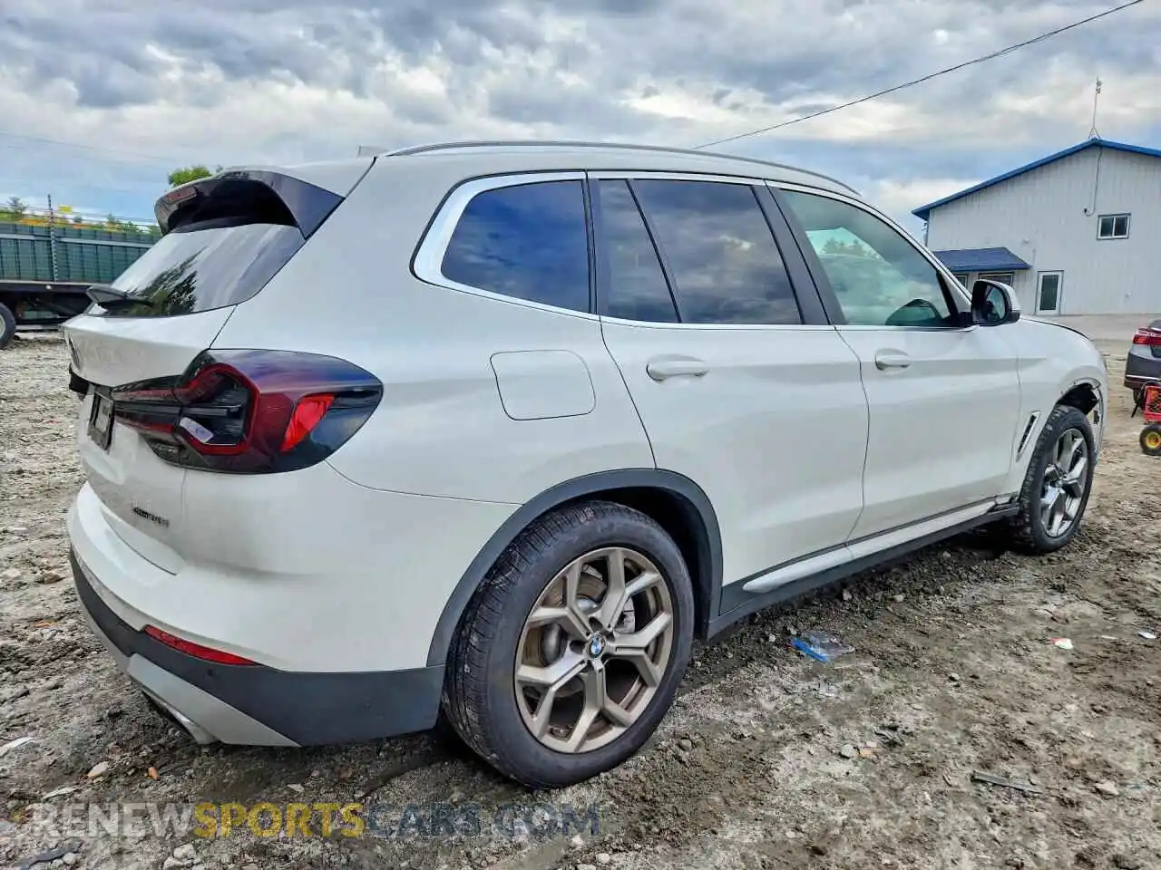3 Photograph of a damaged car 5UX53DP04R9U60599 BMW X3 2024