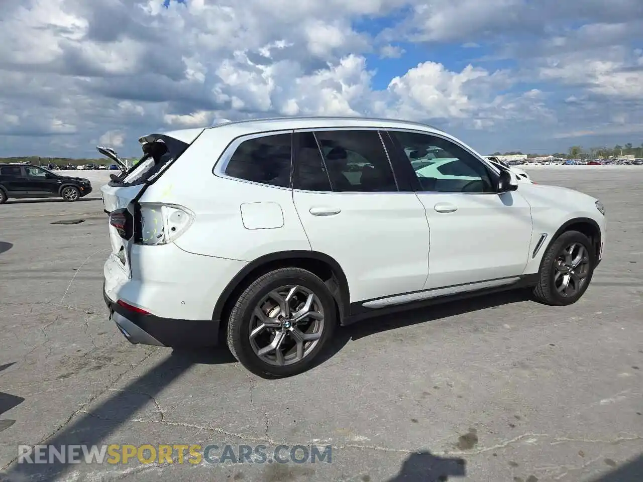 3 Photograph of a damaged car 5UX53DP04R9V15133 BMW X3 2024