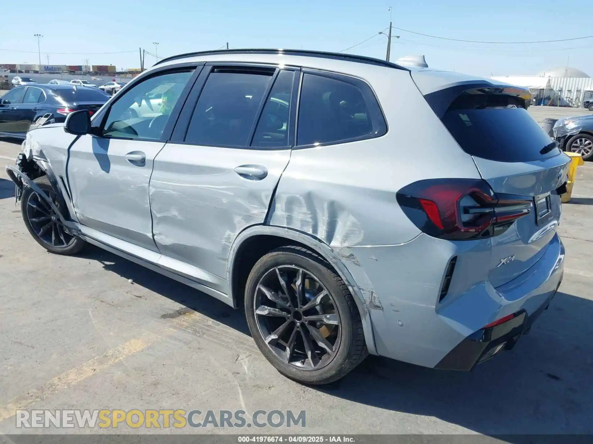 3 Photograph of a damaged car 5UX53DP05R9V31440 BMW X3 2024
