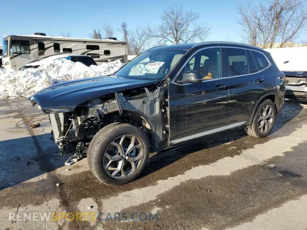 1 Photograph of a damaged car 5UX53DP05R9W10753 BMW X3 2024