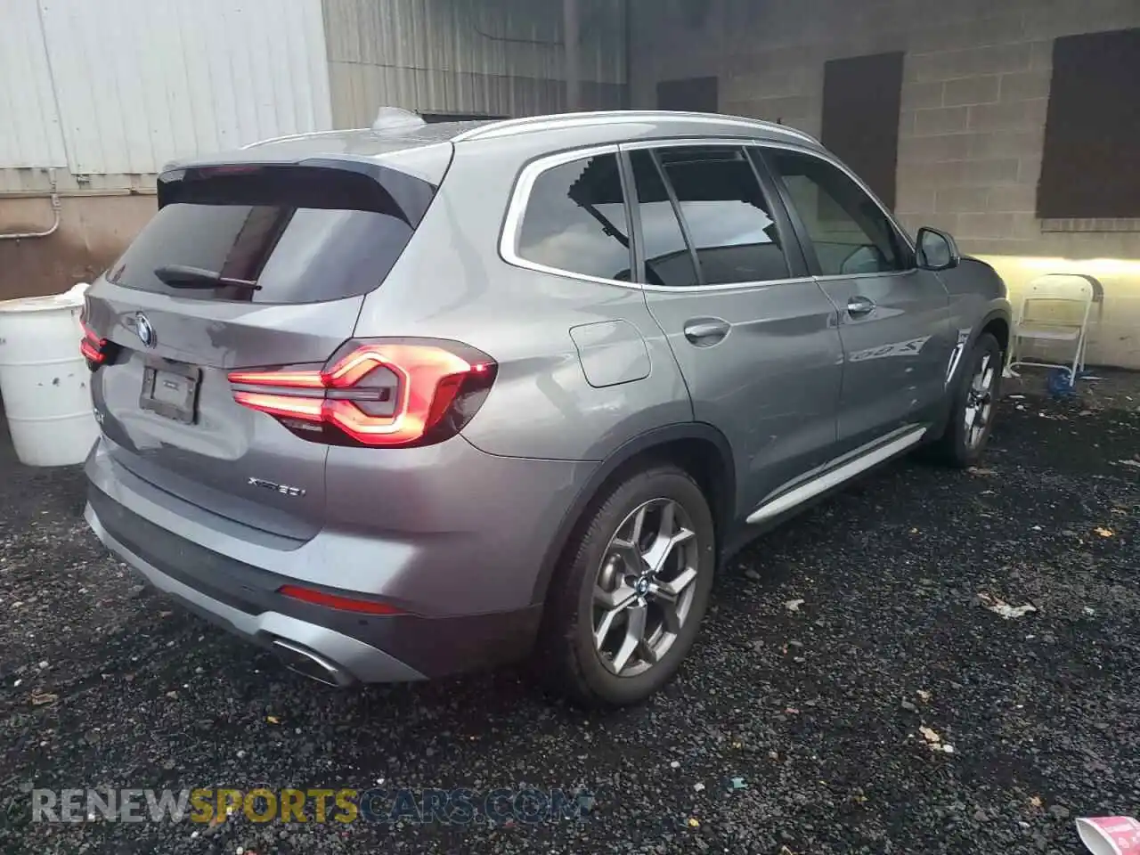 3 Photograph of a damaged car 5UX53DP05R9W13670 BMW X3 2024