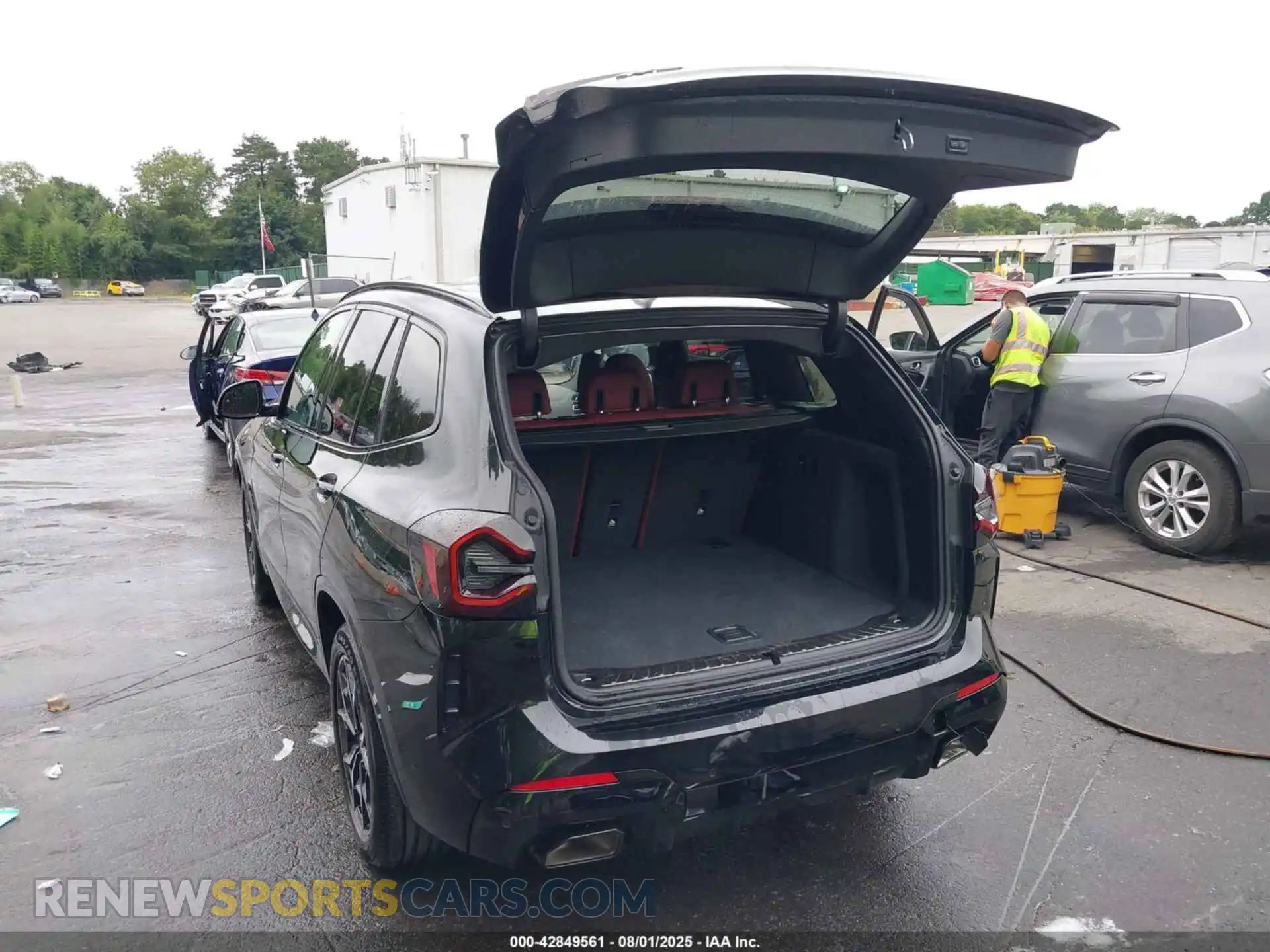 3 Photograph of a damaged car 5UX53DP05R9W69463 BMW X3 2024