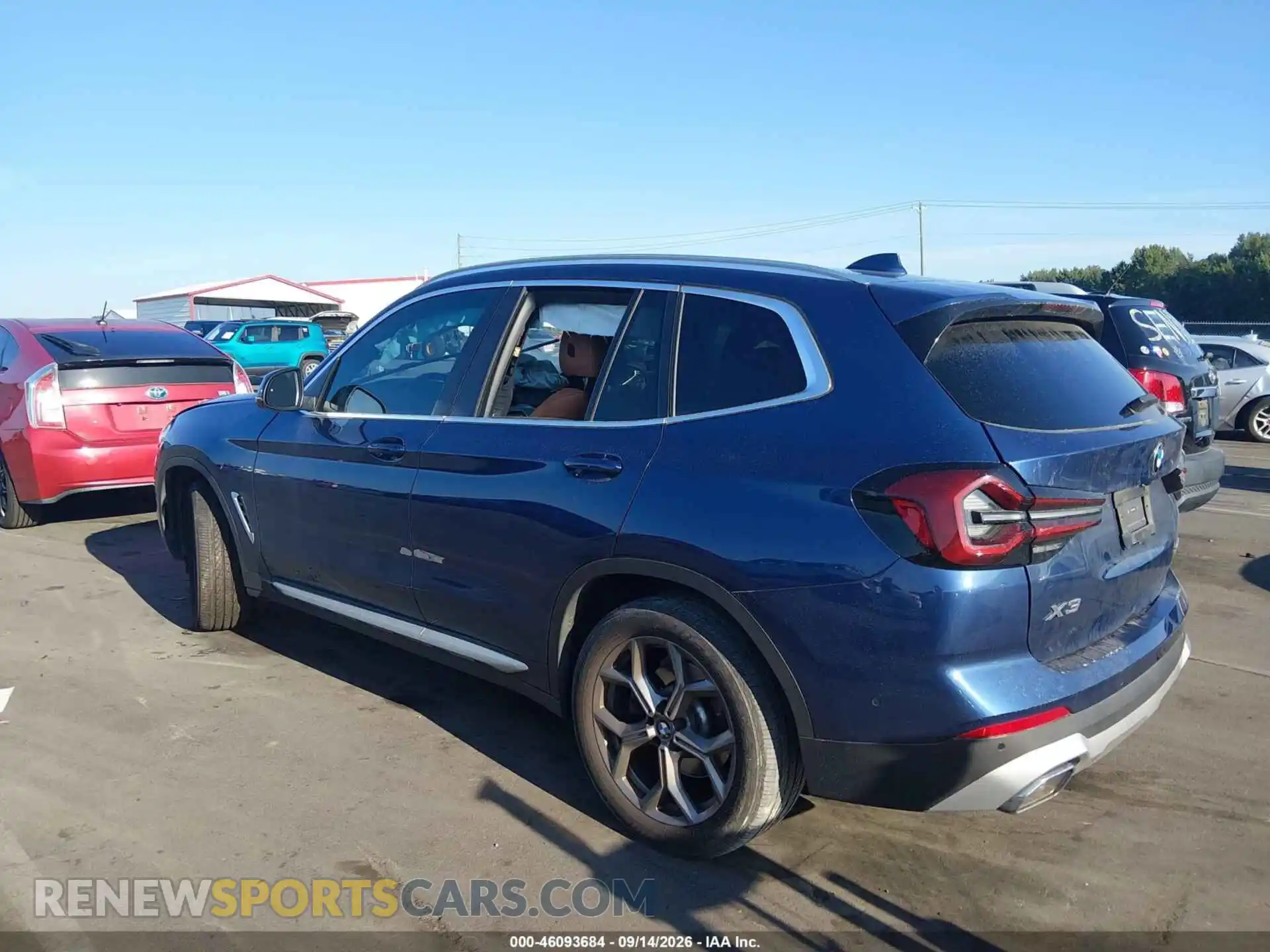 3 Photograph of a damaged car 5UX53DP06R9T95142 BMW X3 2024