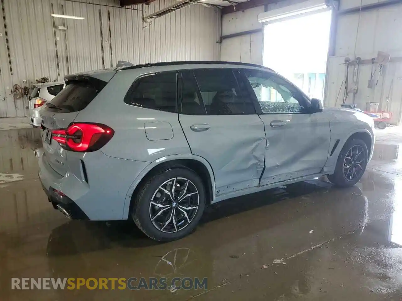 3 Photograph of a damaged car 5UX53DP06R9V73843 BMW X3 2024