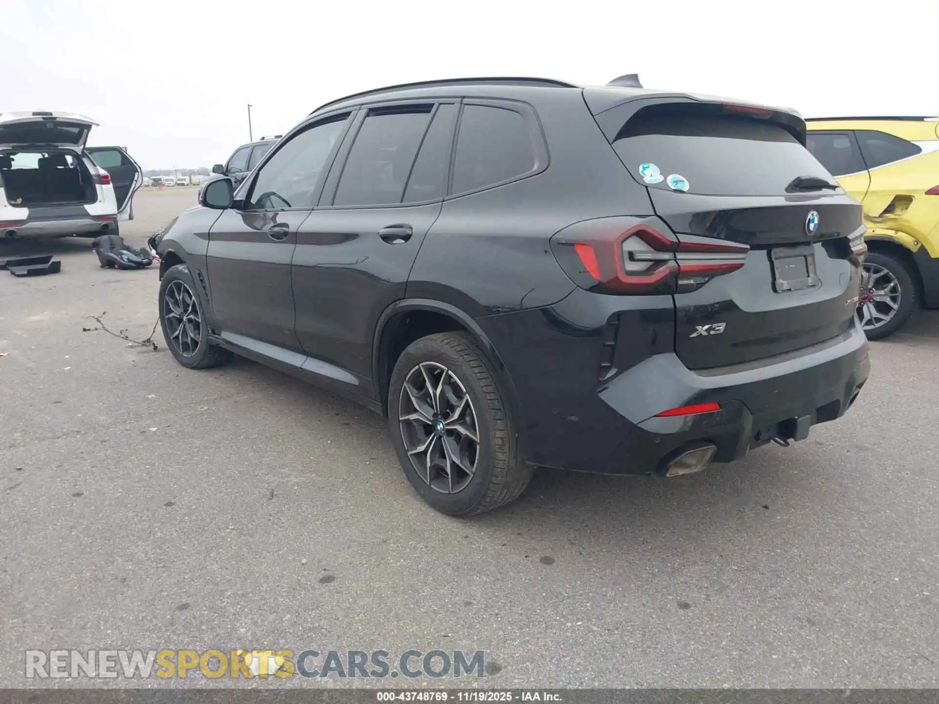 3 Photograph of a damaged car 5UX53DP07R9U63190 BMW X3 2024