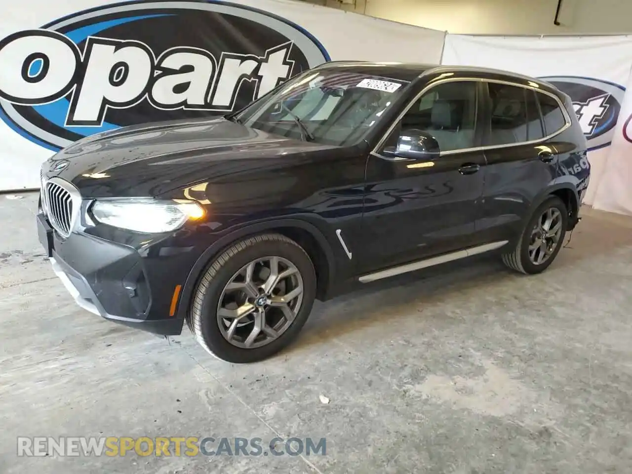 1 Photograph of a damaged car 5UX53DP07R9W15372 BMW X3 2024