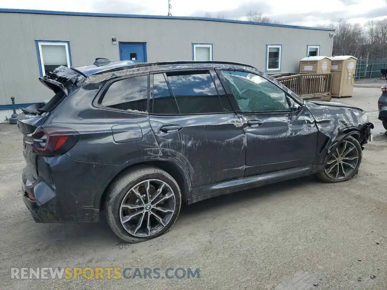 3 Photograph of a damaged car 5UX53DP09R9U65376 BMW X3 2024