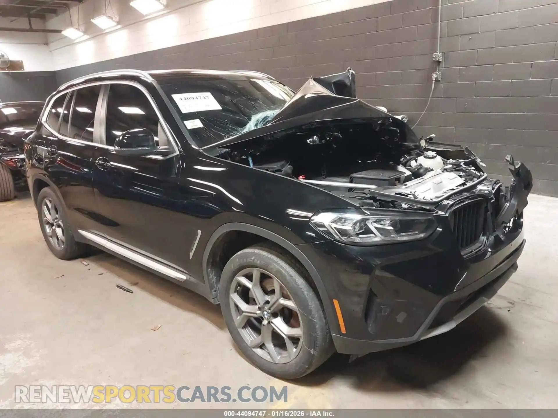 1 Photograph of a damaged car 5UX53DP09R9V13149 BMW X3 2024