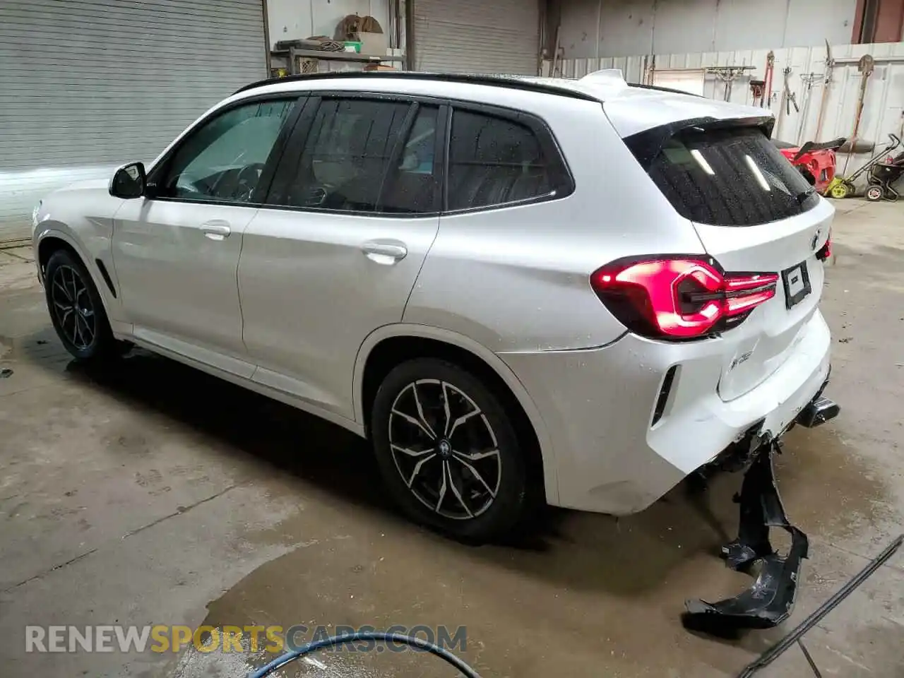 3 Photograph of a damaged car 5UX53DP09R9W64699 BMW X3 2024