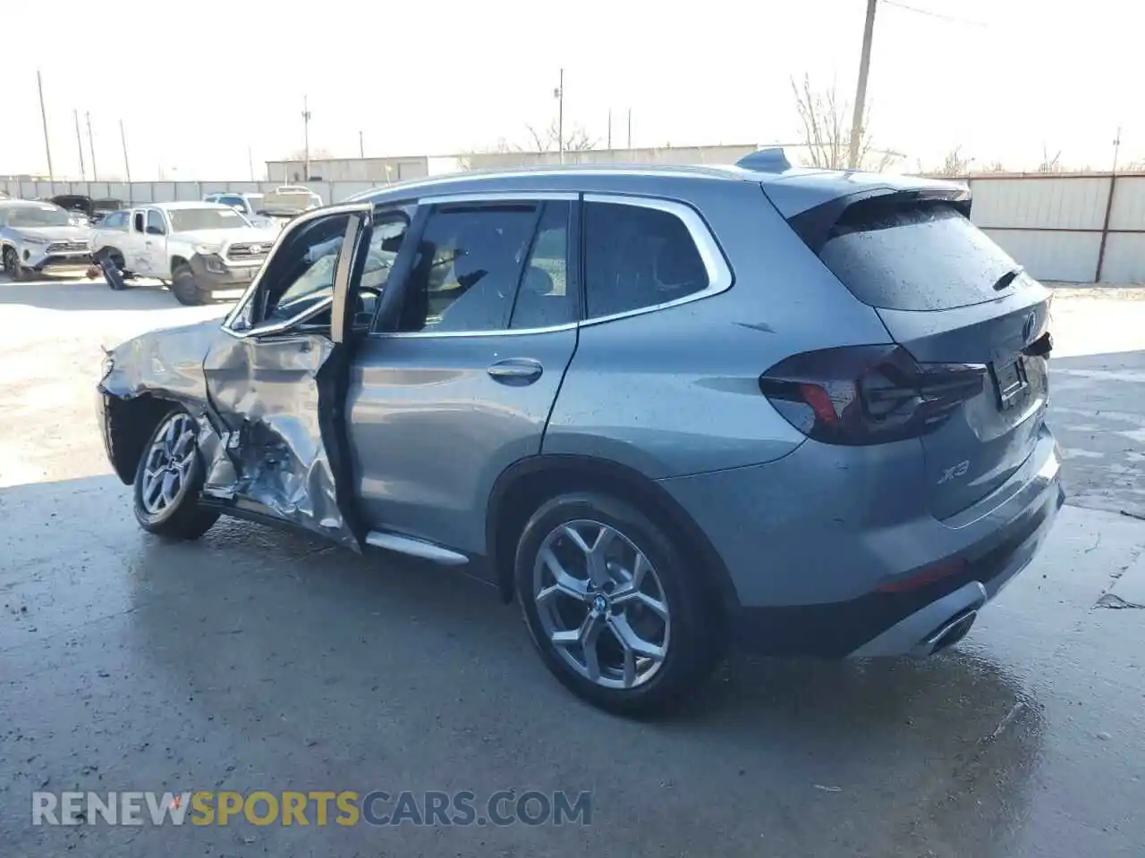 2 Photograph of a damaged car 5UX53DP0XR9T47479 BMW X3 2024