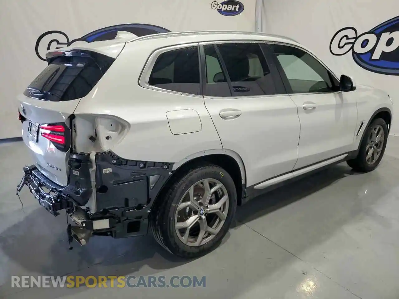 3 Photograph of a damaged car 5UX53DP0XR9V31675 BMW X3 2024