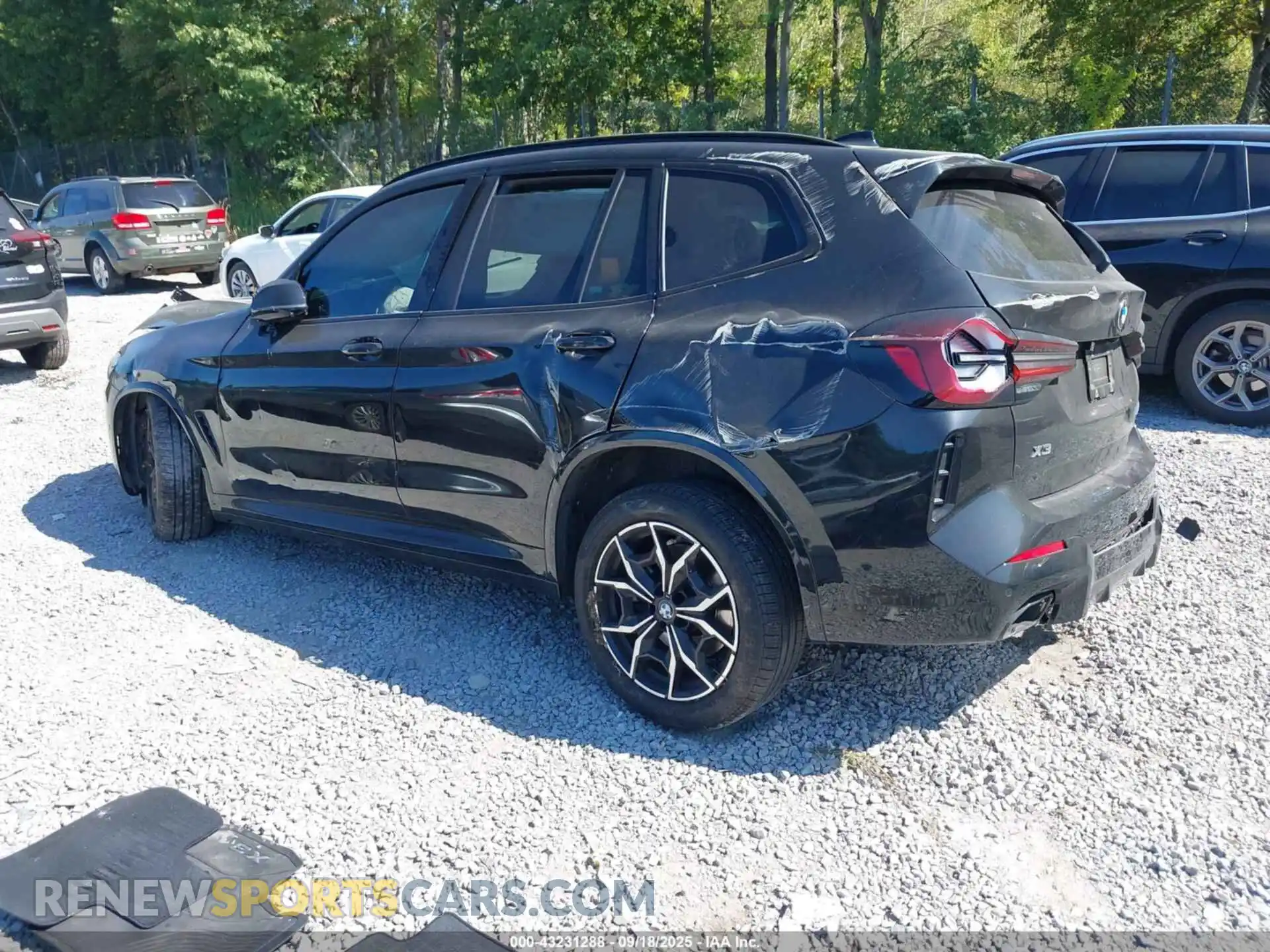 3 Photograph of a damaged car 5UX83DP00R9W81484 BMW X3 2024
