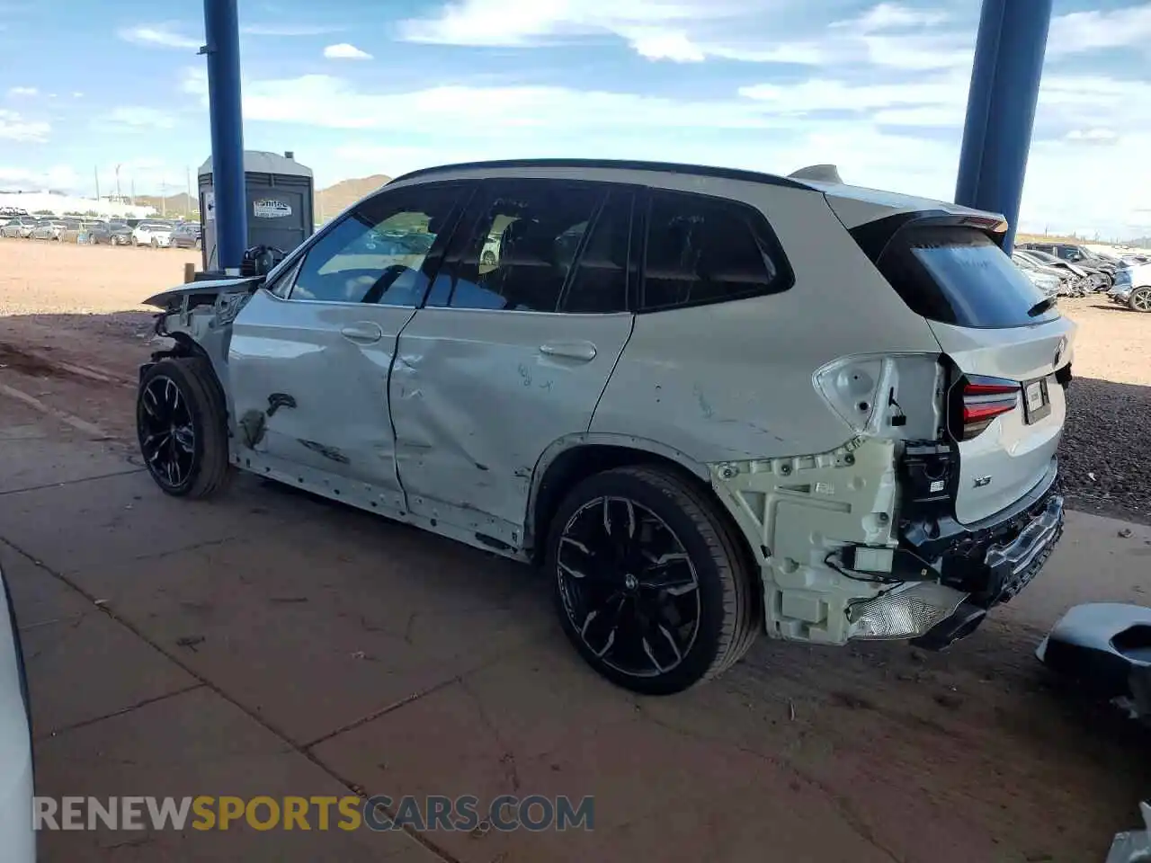 2 Photograph of a damaged car 5UX83DP04R9W61951 BMW X3 2024