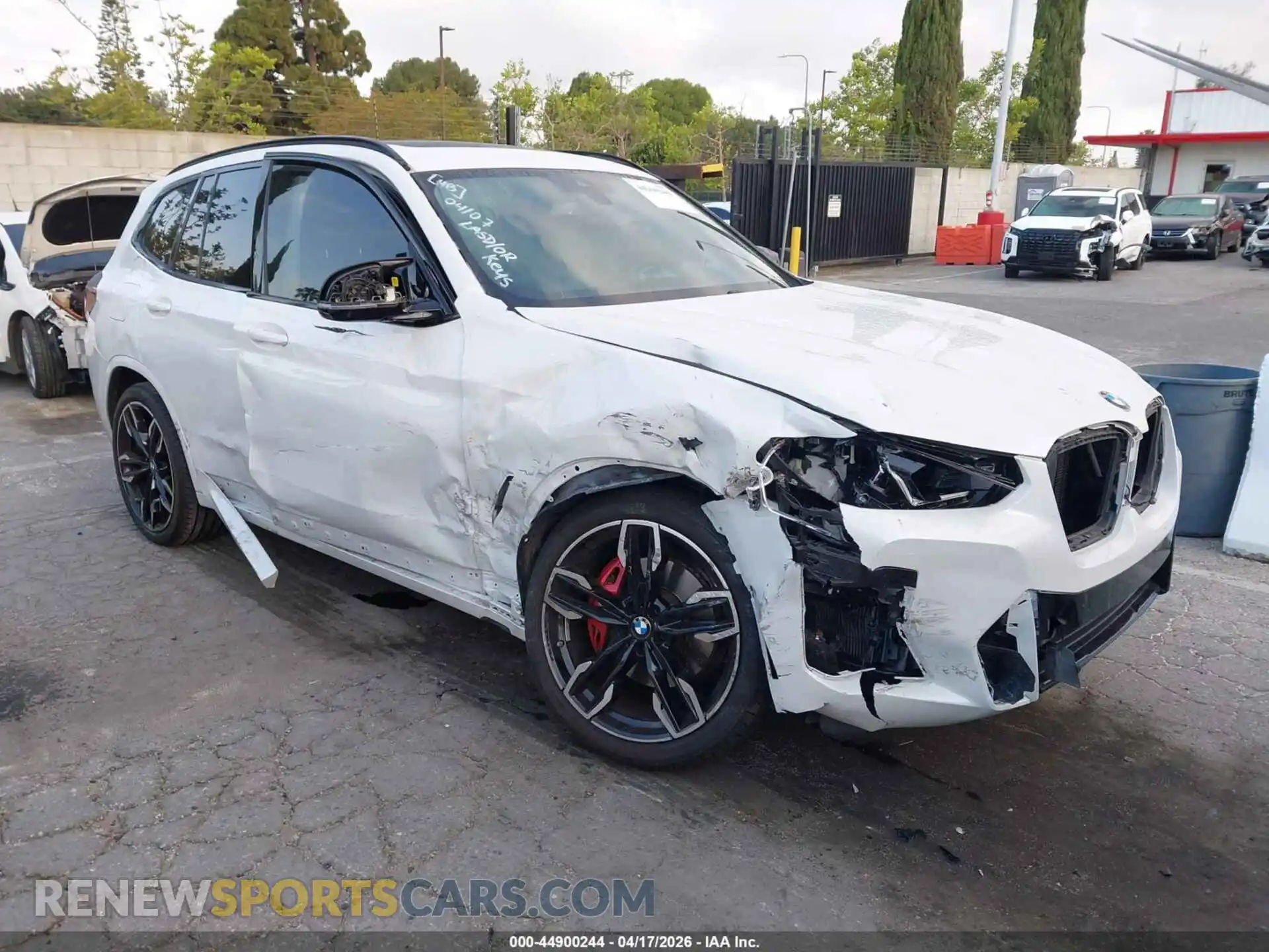 1 Photograph of a damaged car 5UX83DP05R9T52344 BMW X3 2024
