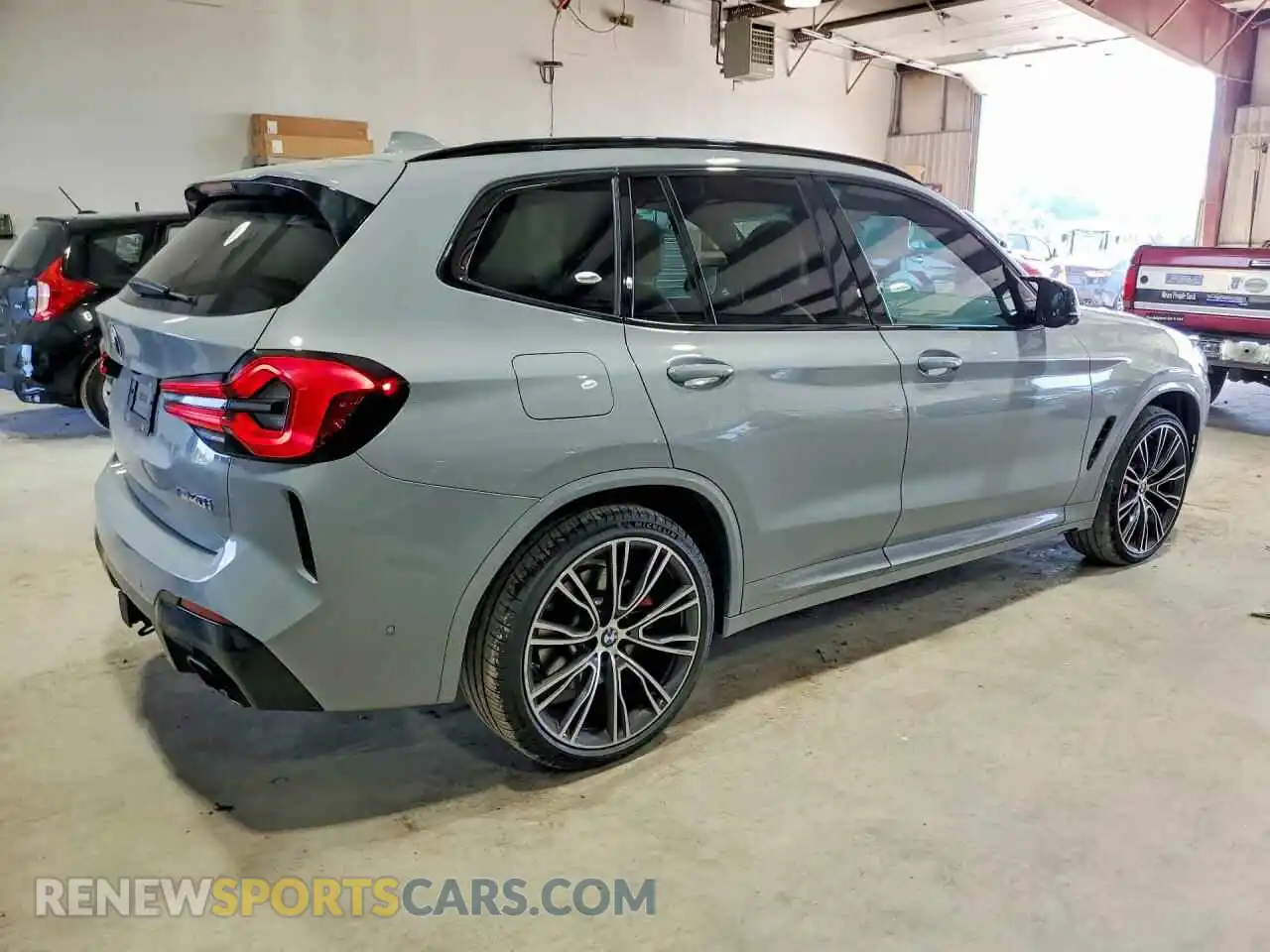 3 Photograph of a damaged car 5UX83DP06R9T43538 BMW X3 2024