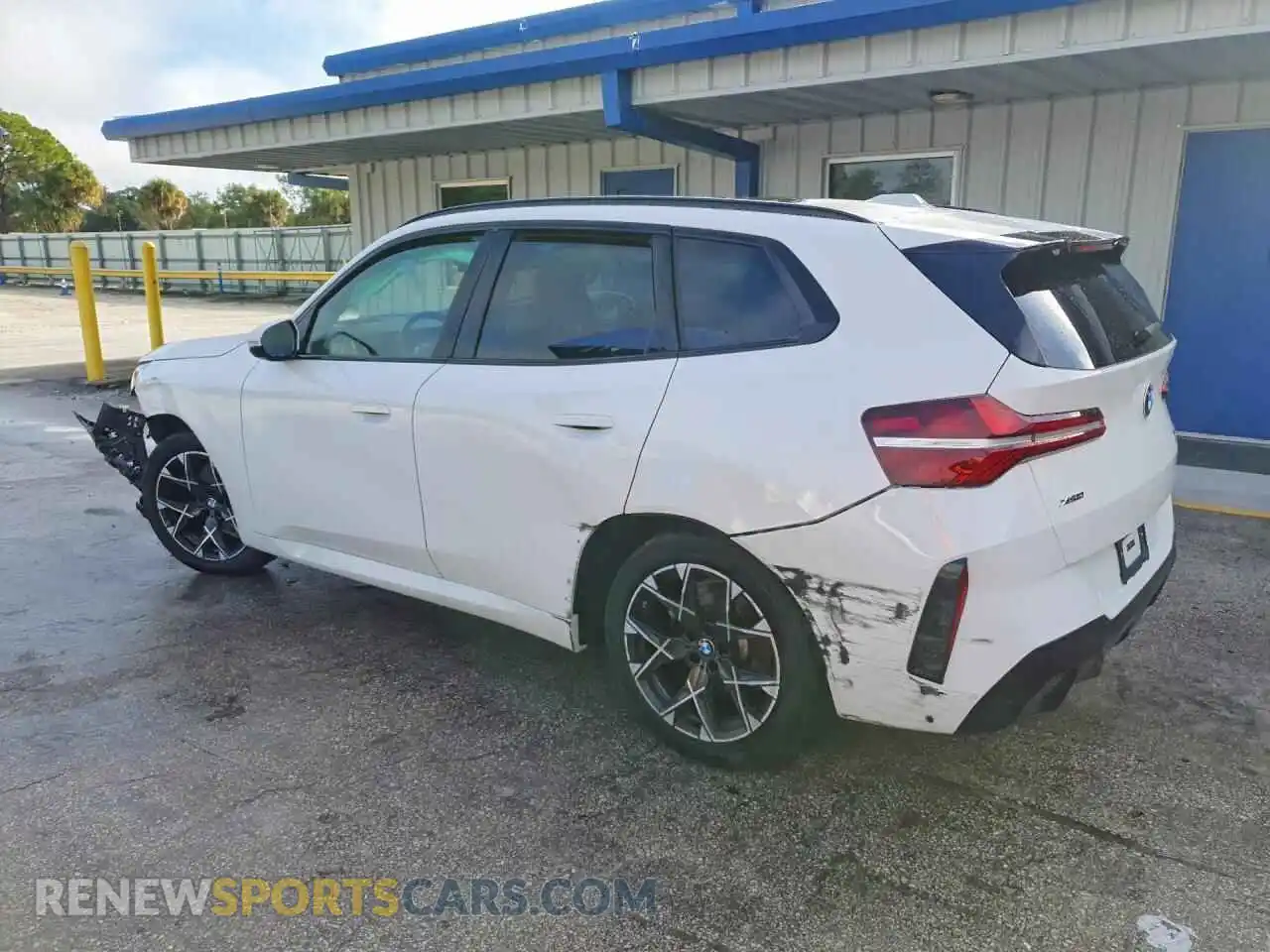 2 Photograph of a damaged car 5UX53GP01S9039902 BMW X3 2025