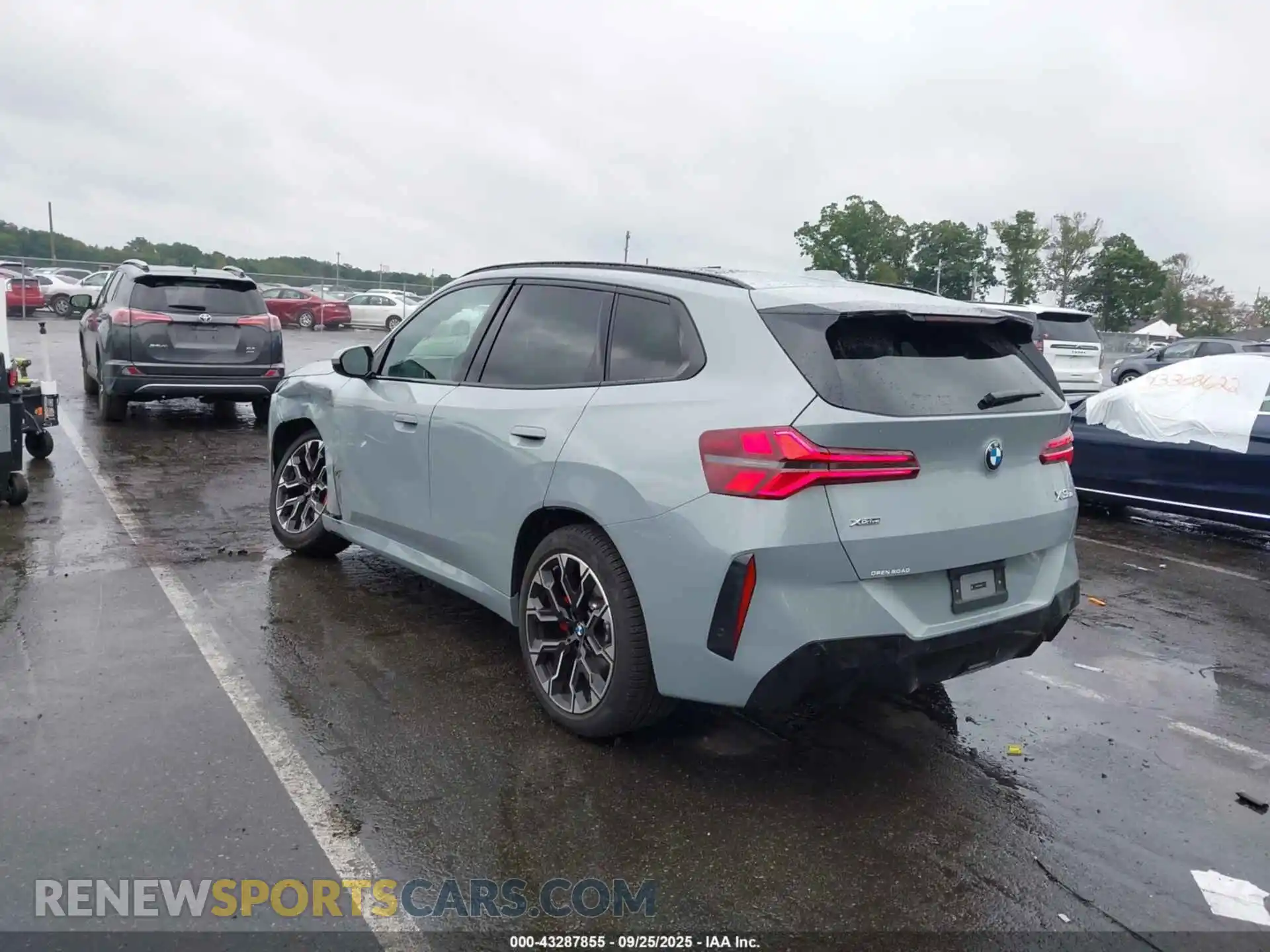 3 Photograph of a damaged car 5UX53GP03S9Y68602 BMW X3 2025