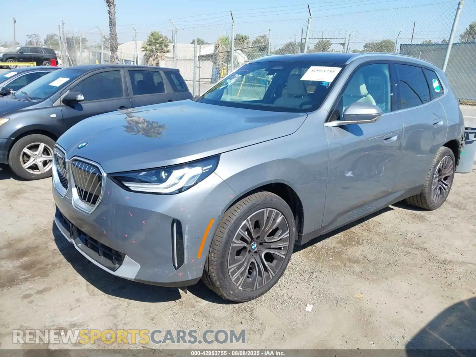 2 Photograph of a damaged car 5UX53GP03S9Z92465 BMW X3 2025
