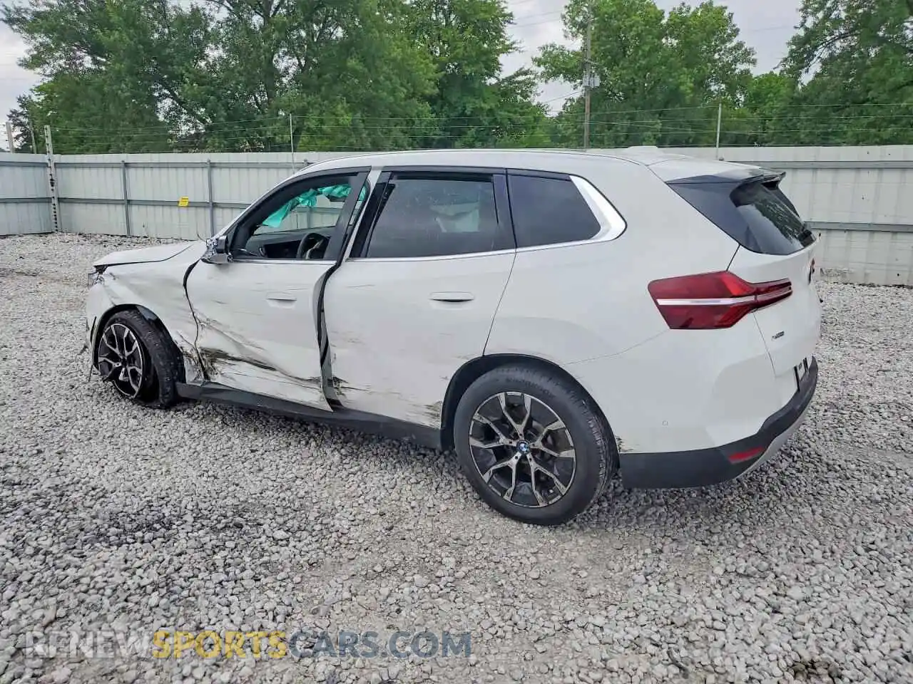 2 fotografías del automóvil dañado 5UX53GP04S9061313 BMW X3 2025
