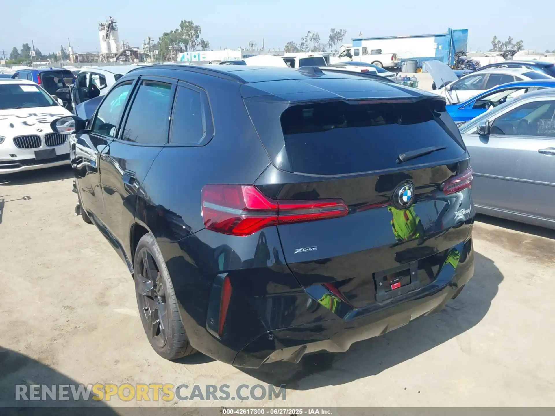 3 Photograph of a damaged car 5UX53GP05S9007938 BMW X3 2025