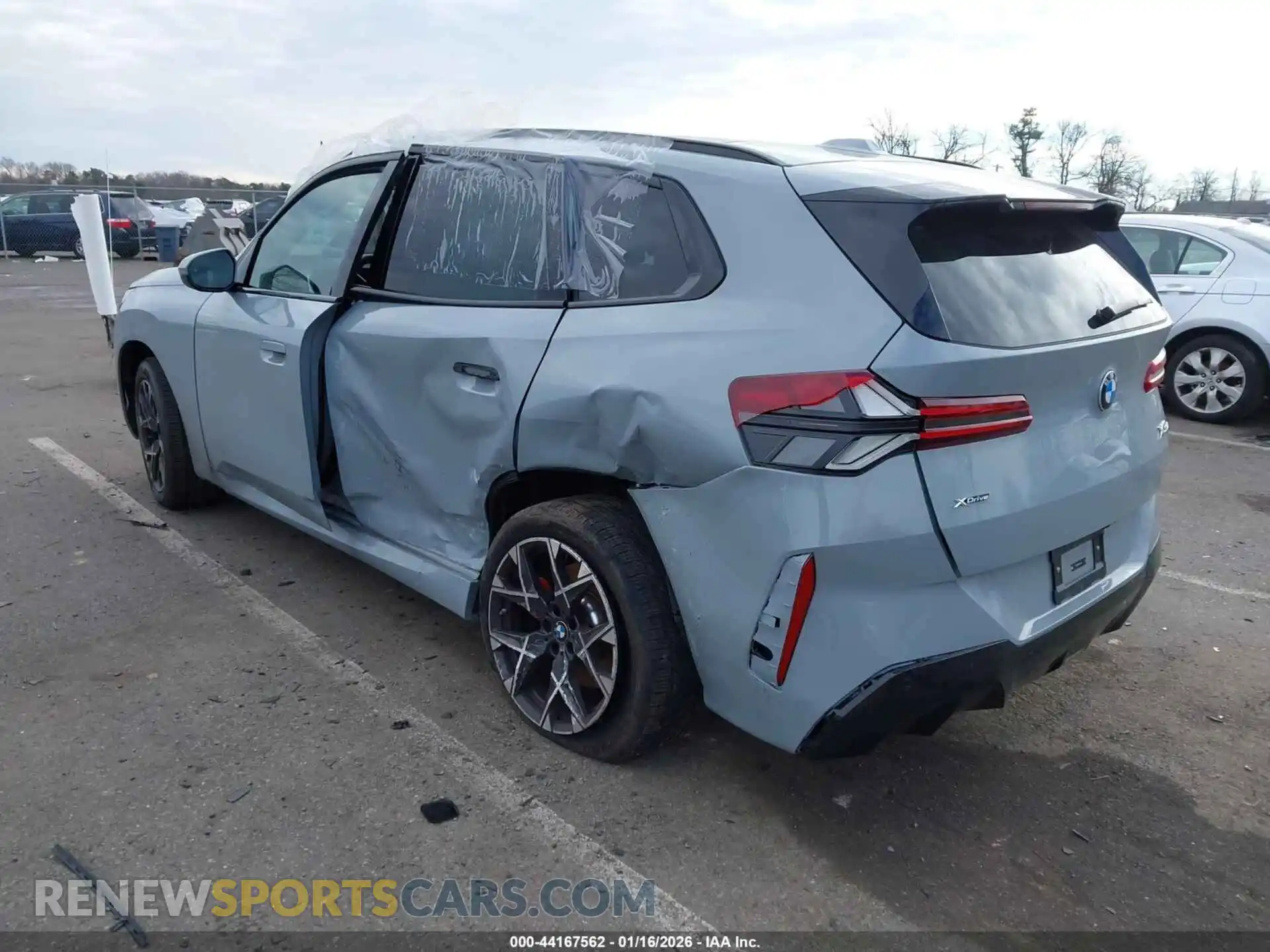 3 Photograph of a damaged car 5UX53GP05S9Z17296 BMW X3 2025