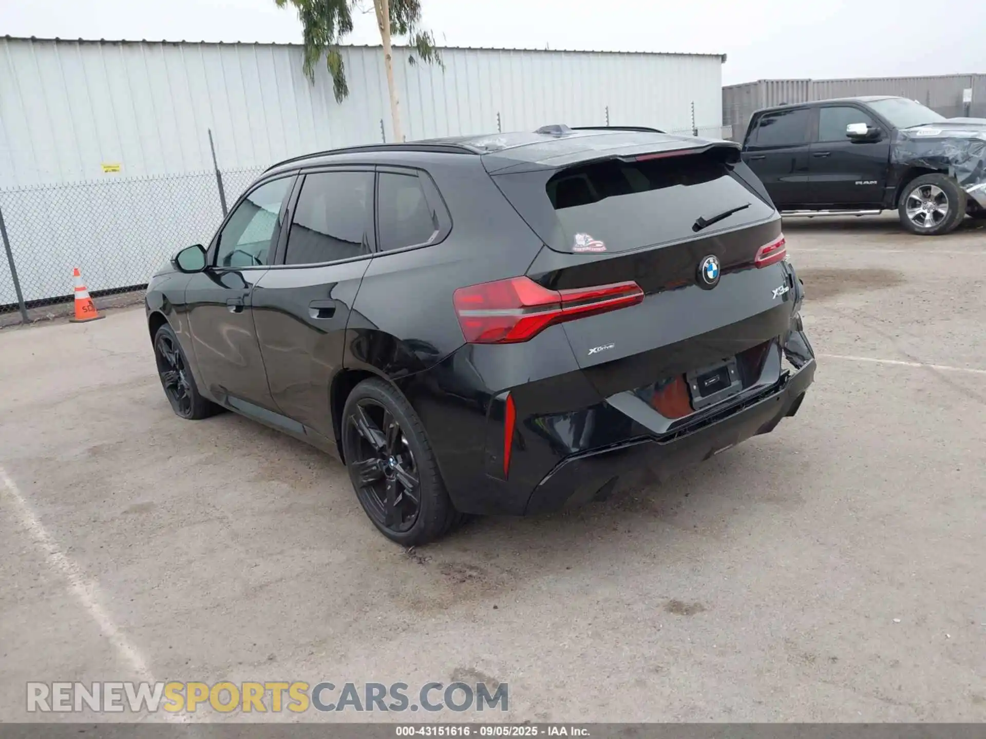 3 Photograph of a damaged car 5UX53GP05S9Z76140 BMW X3 2025