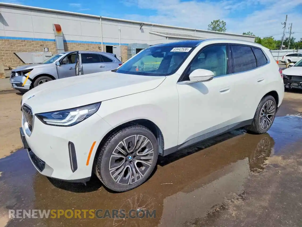 1 Photograph of a damaged car 5UX53GP06S9117008 BMW X3 2025