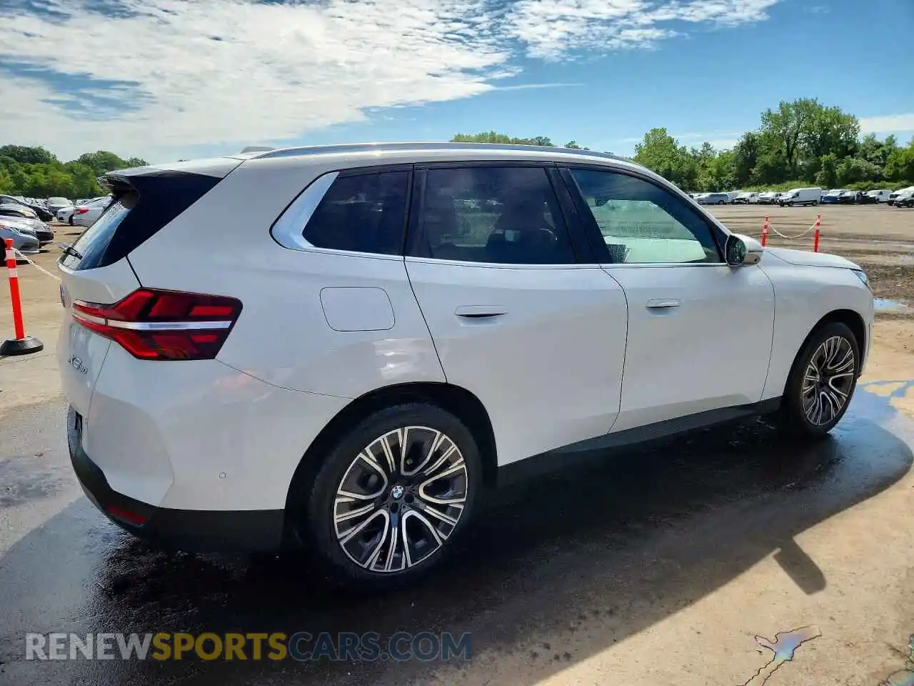 3 Photograph of a damaged car 5UX53GP06S9117008 BMW X3 2025