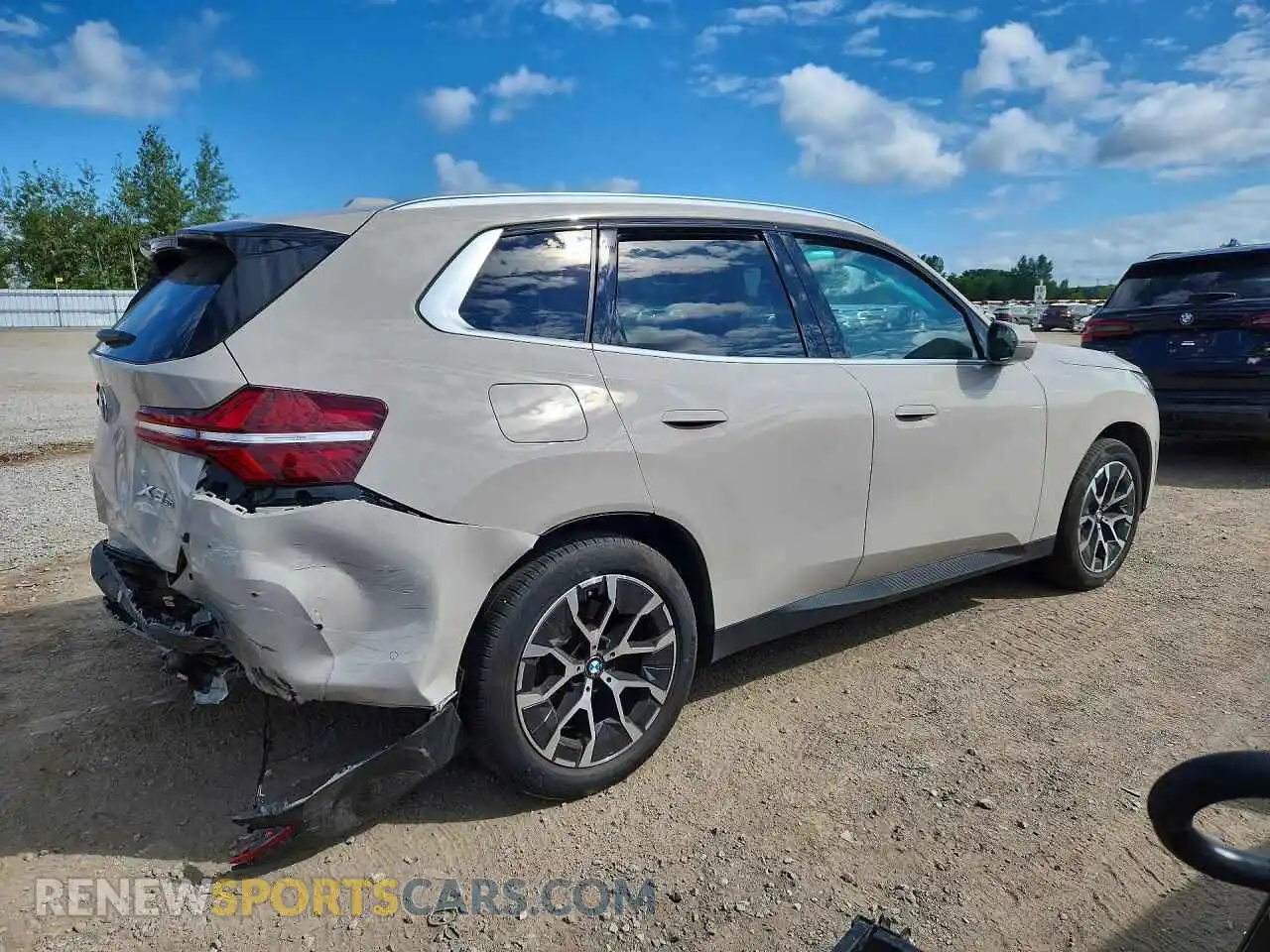 3 Photograph of a damaged car 5UX53GP06S9Y90125 BMW X3 2025