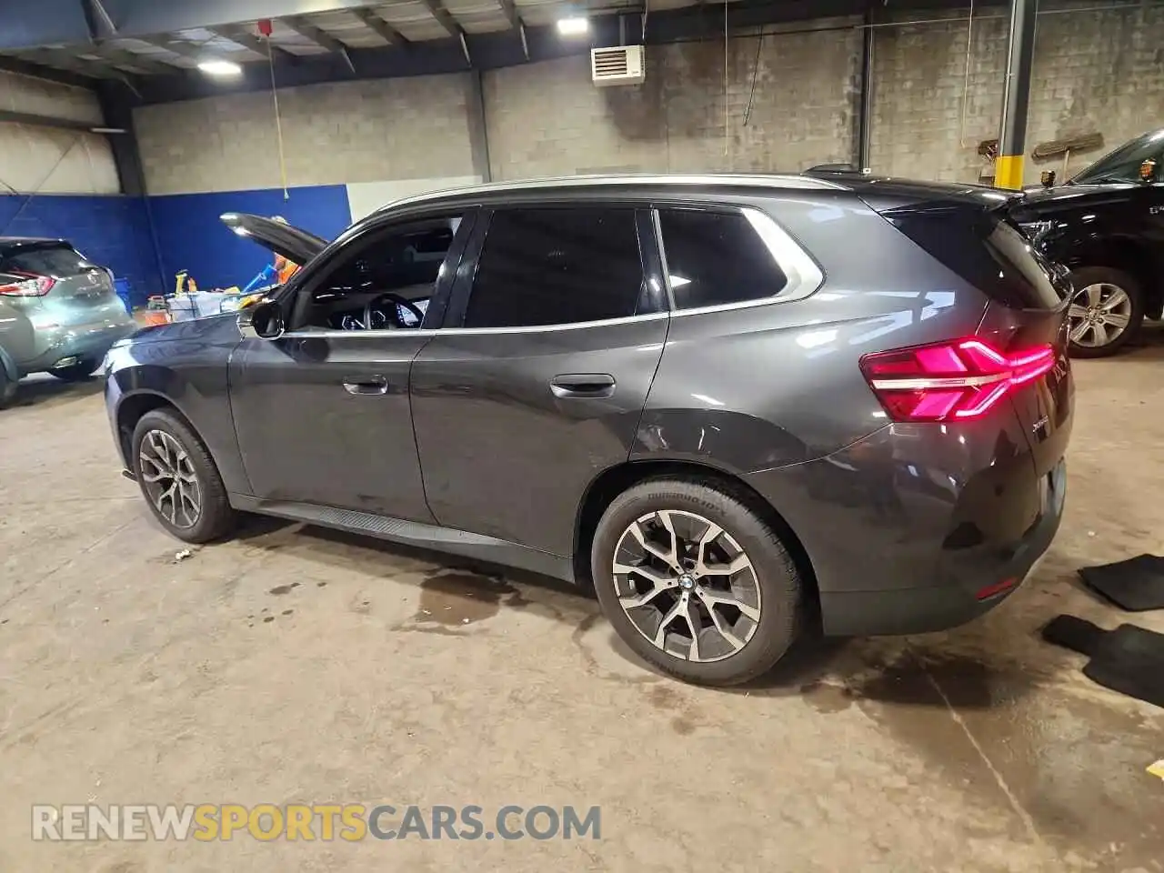 2 Photograph of a damaged car 5UX53GP07S9Z53314 BMW X3 2025