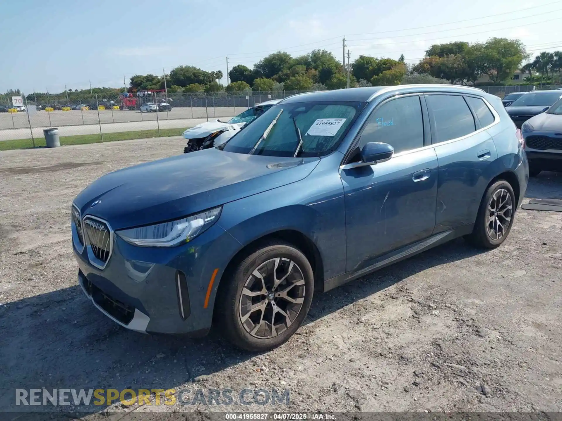 2 Photograph of a damaged car 5UX53GP09S9Y86411 BMW X3 2025