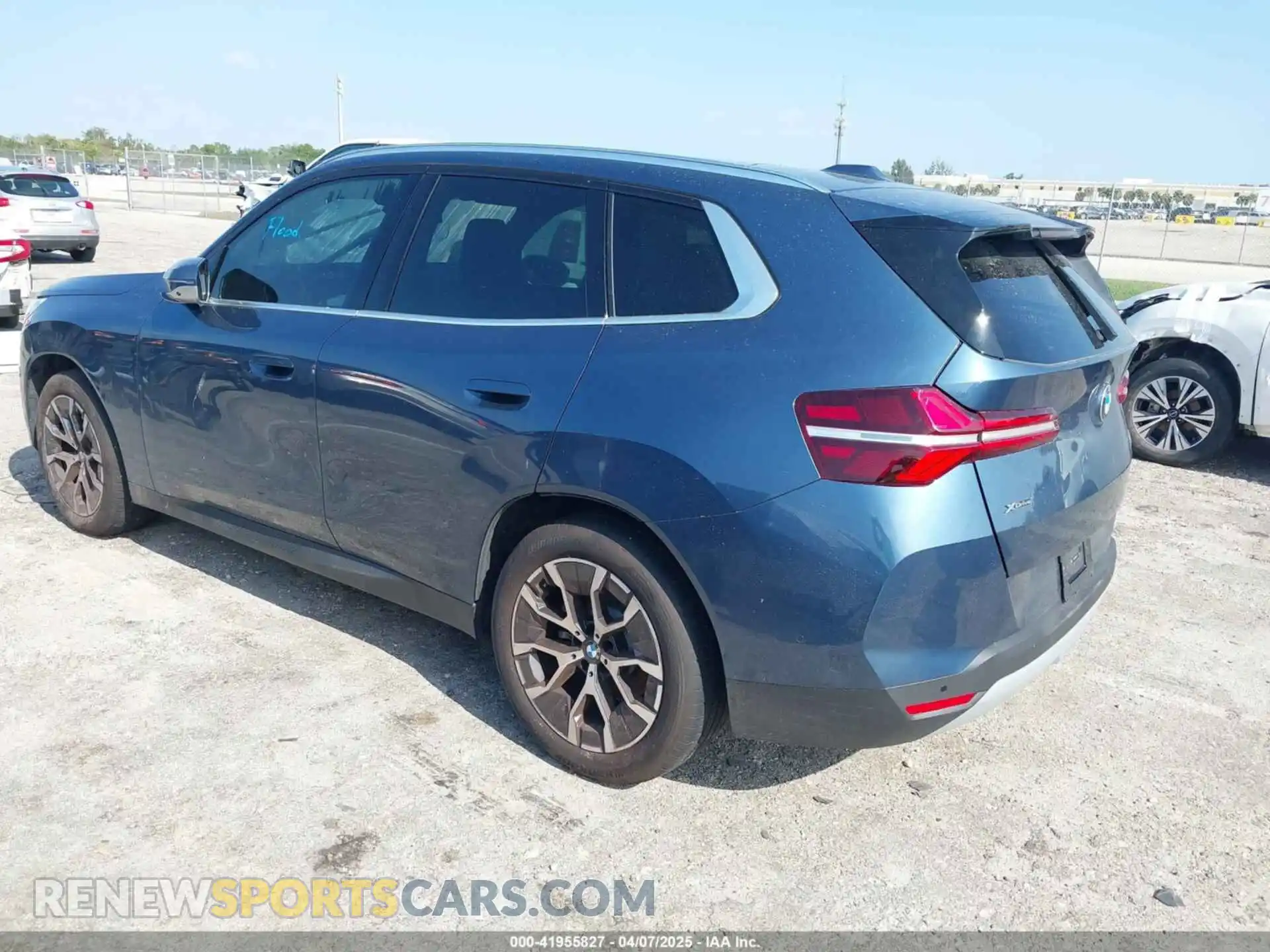 3 Photograph of a damaged car 5UX53GP09S9Y86411 BMW X3 2025