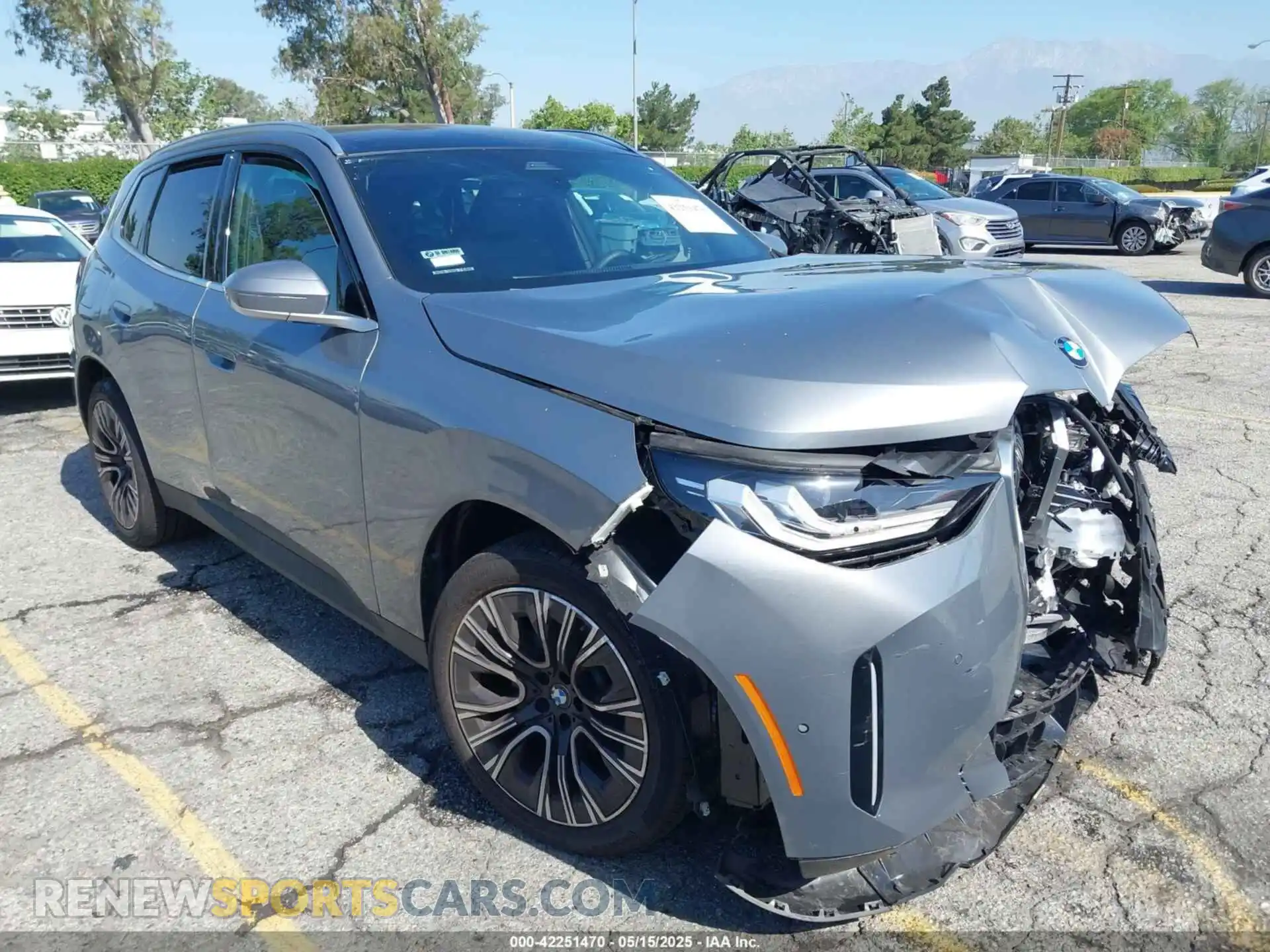 1 Photograph of a damaged car 5UX53GP09S9Y90216 BMW X3 2025
