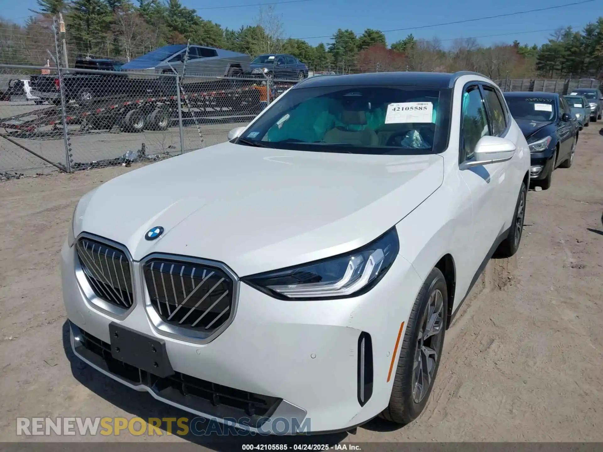 2 Photograph of a damaged car 5UX53GP0XS9012293 BMW X3 2025