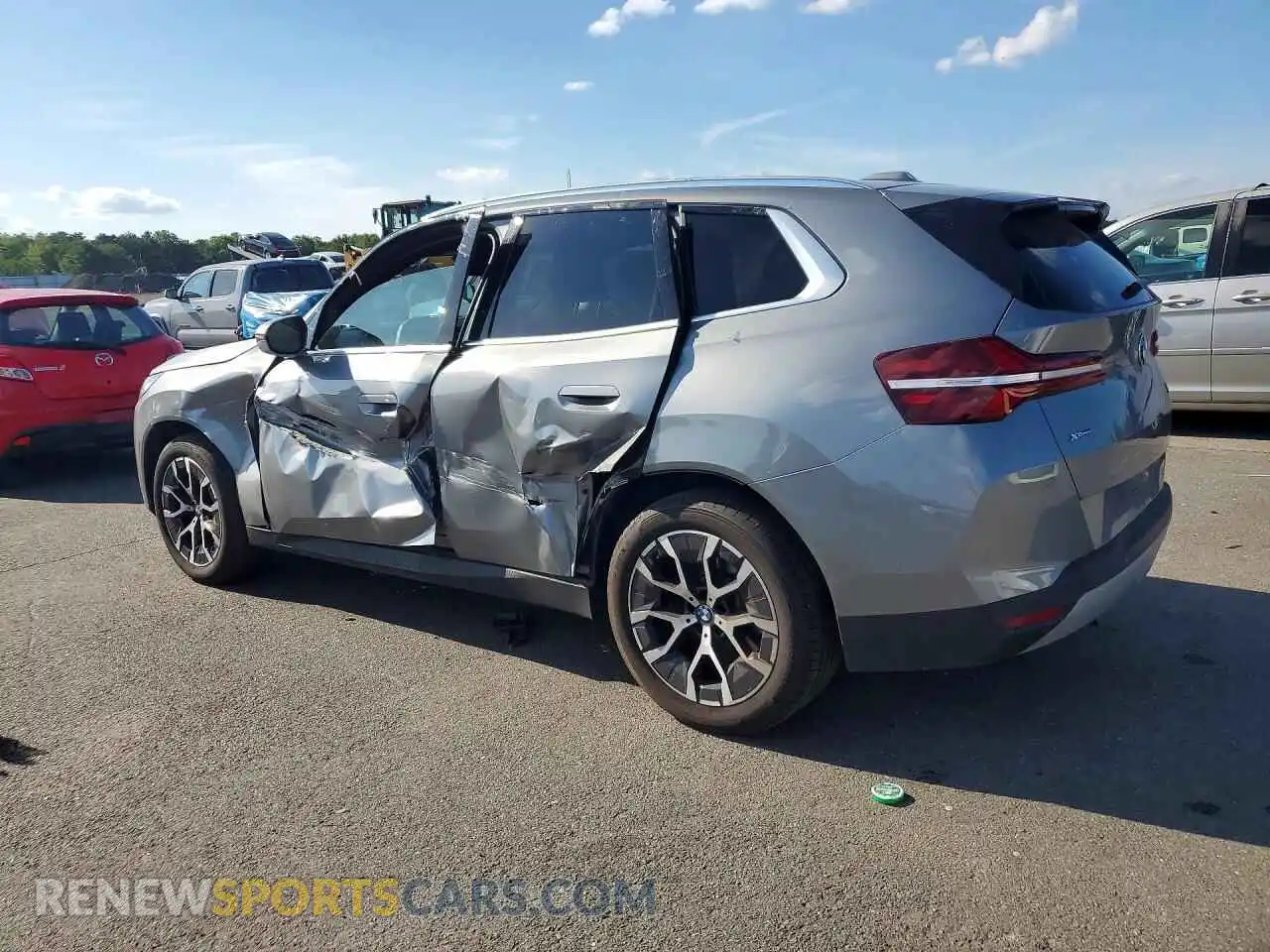 2 Photograph of a damaged car 5UX53GP0XS9057220 BMW X3 2025