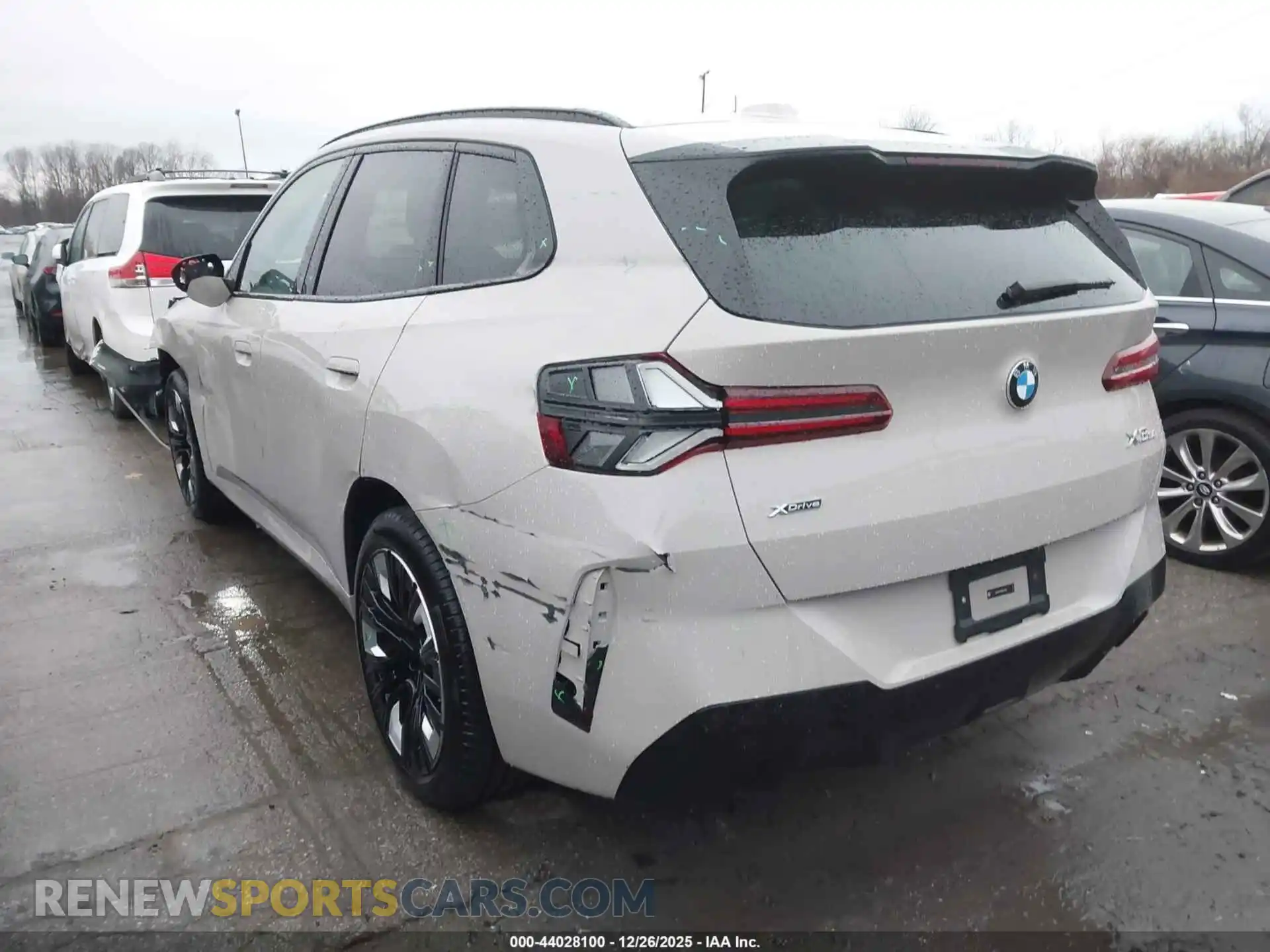 3 Photograph of a damaged car 5UX53GP0XS9Z10182 BMW X3 2025