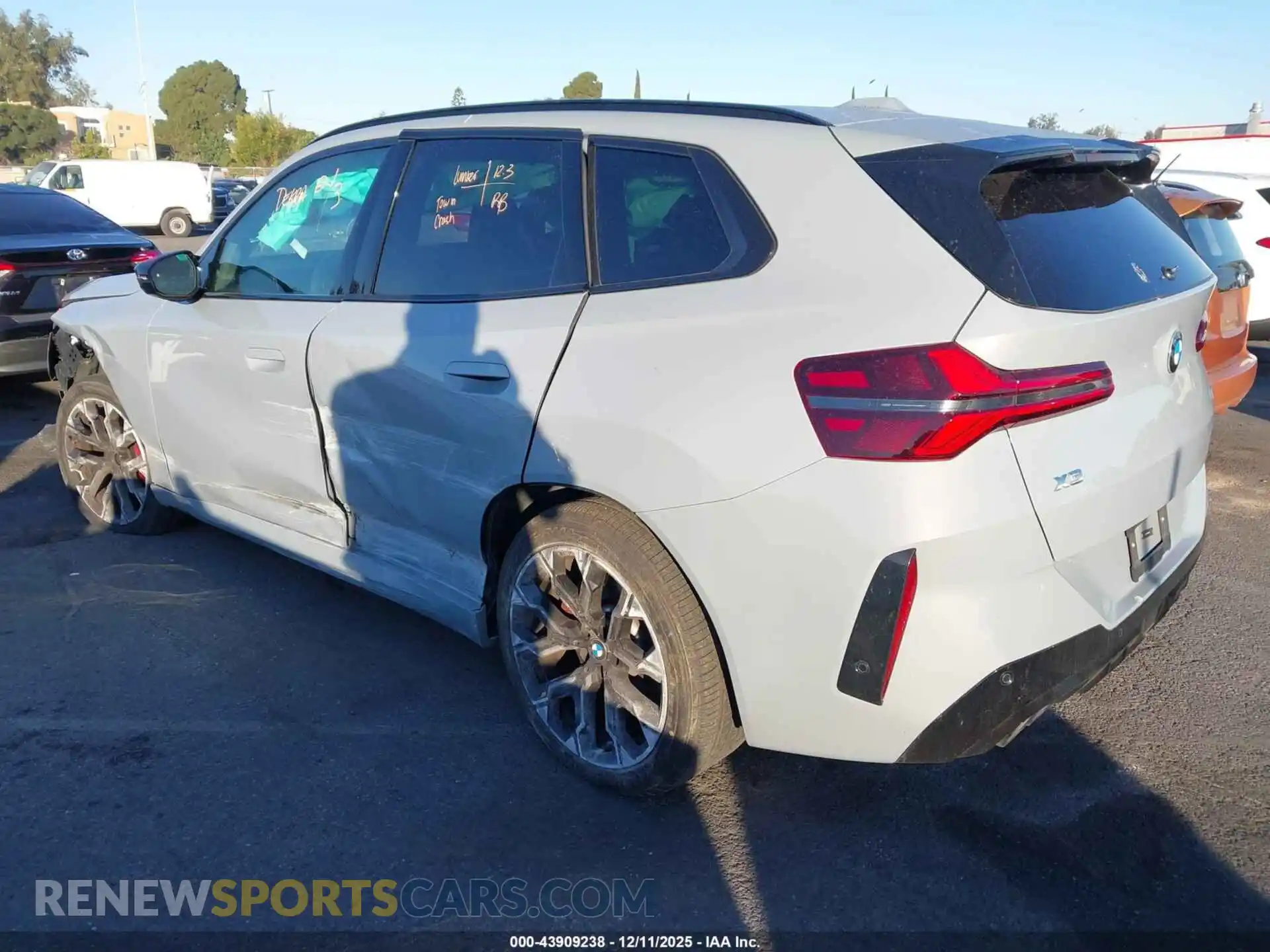 3 fotografías del automóvil dañado 5UX73GP03S9104158 BMW X3 2025