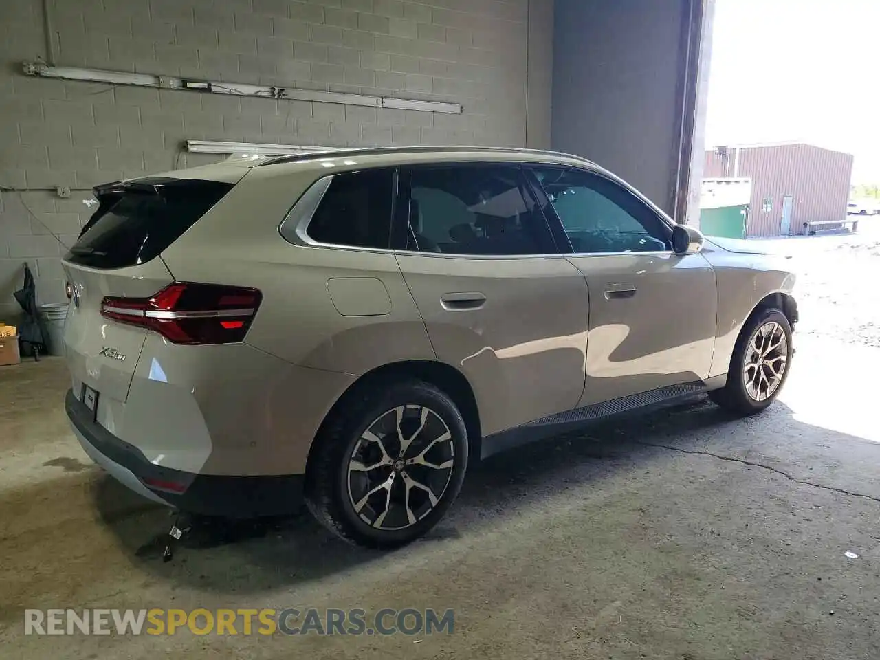 3 Photograph of a damaged car 5UX53GP05T9214881 BMW X3 2026