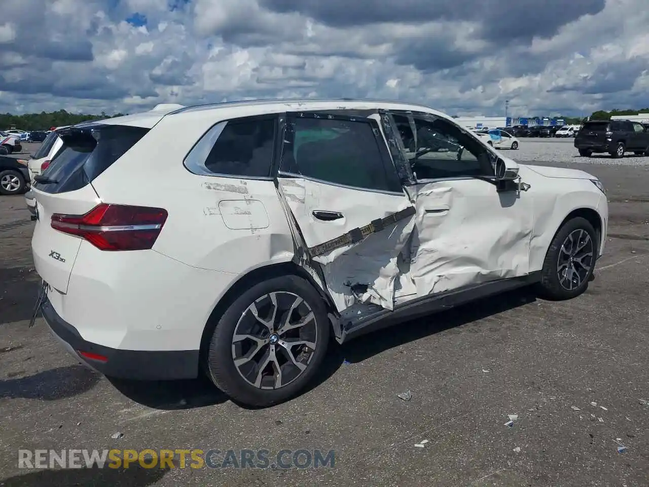 3 Photograph of a damaged car 5UX53GP06T9219409 BMW X3 2026