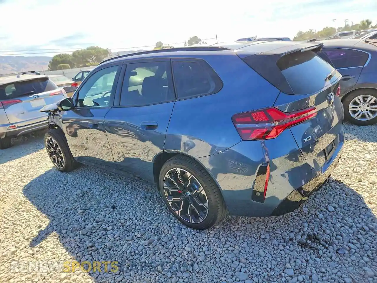 2 Фотография поврежденного автомобиля 5UX73GP03T9521717 BMW X3 2026