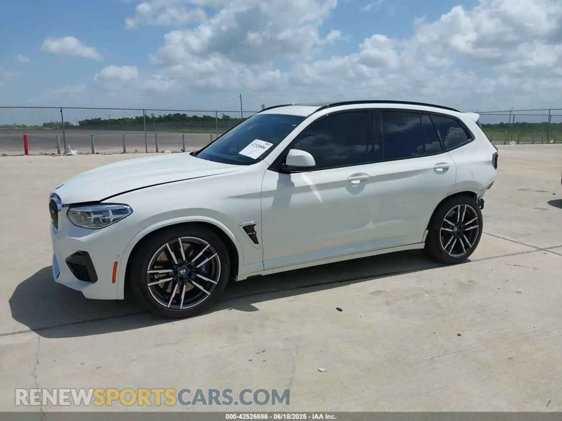 2 Фотография поврежденного автомобиля 5YMTS0C05L9C87865 BMW X3 M 2020